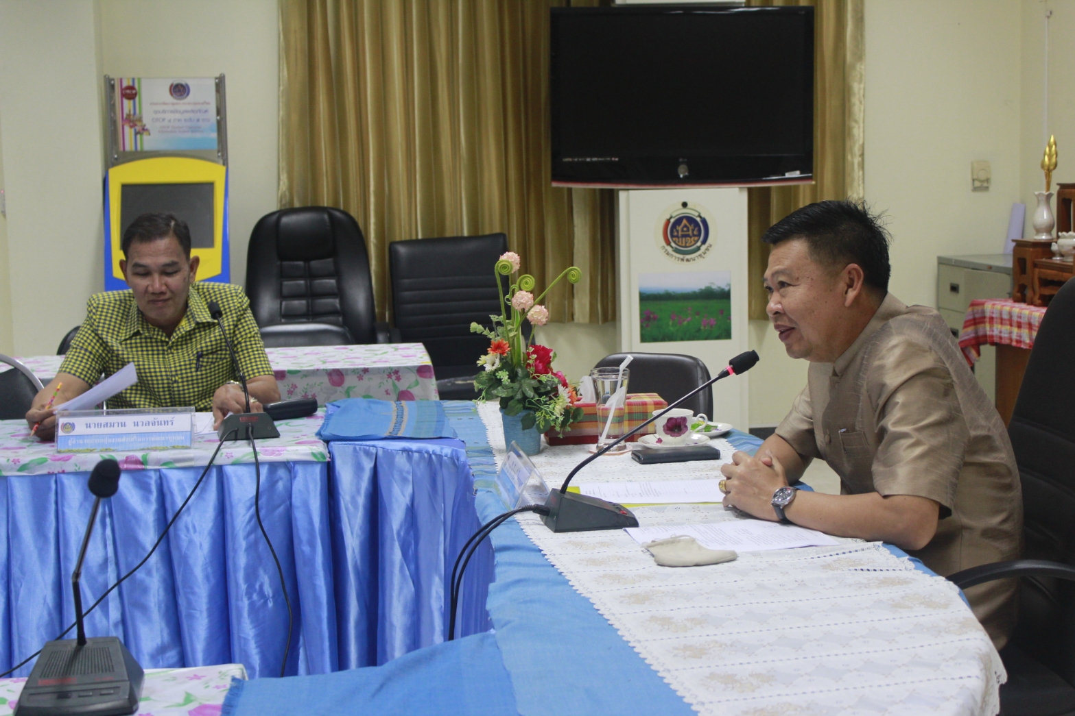 นายไพโรจน์ โสภาพร พัฒนาการจังหวัดหนองคาย เป็นประธาน การคัดเลือกผู้ผลิตผู้ประกอบการ OTOP เพื่อเข้าร่วมแสดง และจำหน่ายสินค้า OTOP City 2020 ระหว่างวันที่ 19-20 ธันวาคม 2563 ณอาคารชาเลนเจอร์ 1-3 ศูนย์แสดงสินค้า และการประชุมอิมแพ็คเมืองทองธานี