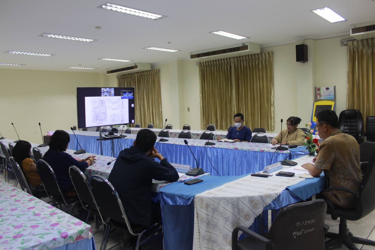 พช.หนองคาย ร่วมรับฟังการประชุมชี้แจง การขับเคลื่อนโครงการ “พัฒนาพื้นที่ต้นแบบการพัฒนาคุณภาพชีวิตตามหลักทฤษฎีใหม่ ประยุกต์สู่ “โคก หนอง นา โมเดล” ผ่านระบบวิดีทัศน์ทางไกล (Video Conference)