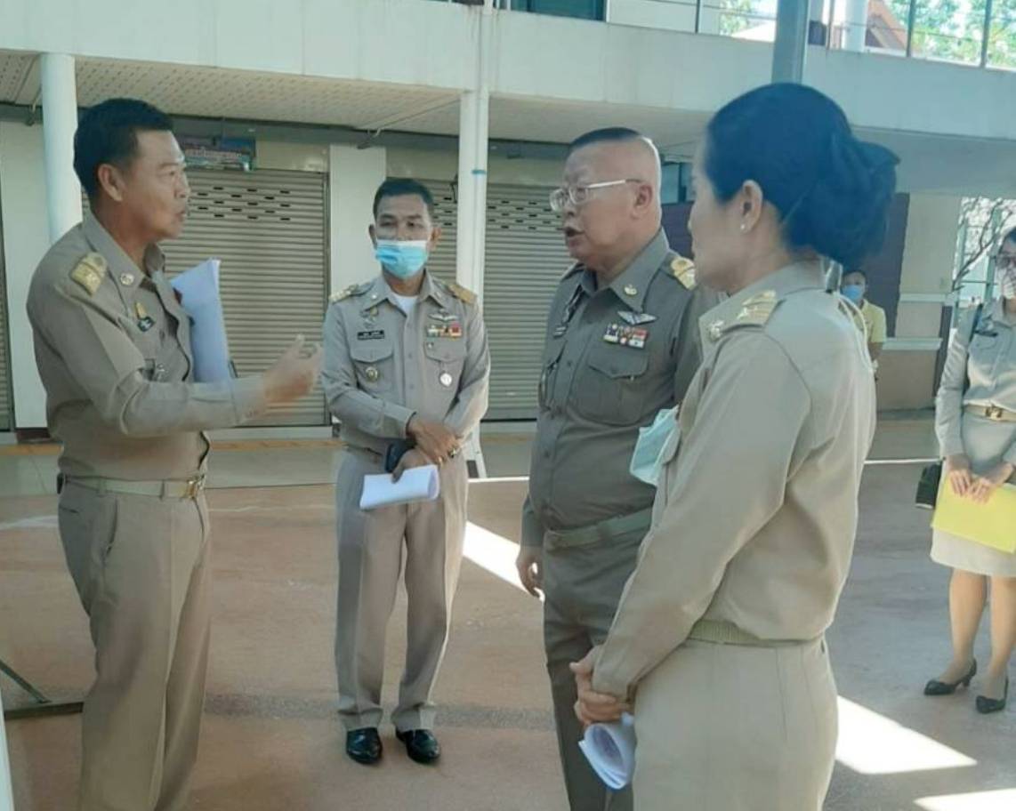 ผู้ว่าราชการจังหวัดหนองคายตรวจเยี่ยมศูนย์แสดงและจำหน่ายผลิตภัณฑ์ OTOP จังหวัดหนองคาย และมอบแนวทางการดำเนินงานบริหารศูนย์ฯ