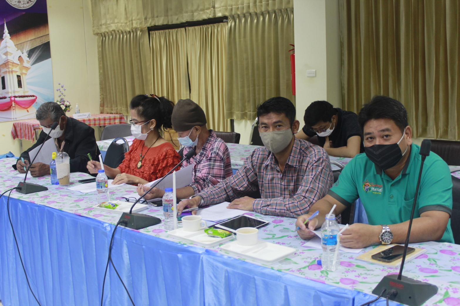 นายไพโรจน์ โสภาพร พัฒนาการจังหวัดหนองคาย เป็นประธาน การคัดเลือกผู้ผลิตผู้ประกอบการ OTOP เพื่อเข้าร่วมแสดง และจำหน่ายสินค้า OTOP City 2020 ระหว่างวันที่ 19-20 ธันวาคม 2563 ณอาคารชาเลนเจอร์ 1-3 ศูนย์แสดงสินค้า และการประชุมอิมแพ็คเมืองทองธานี