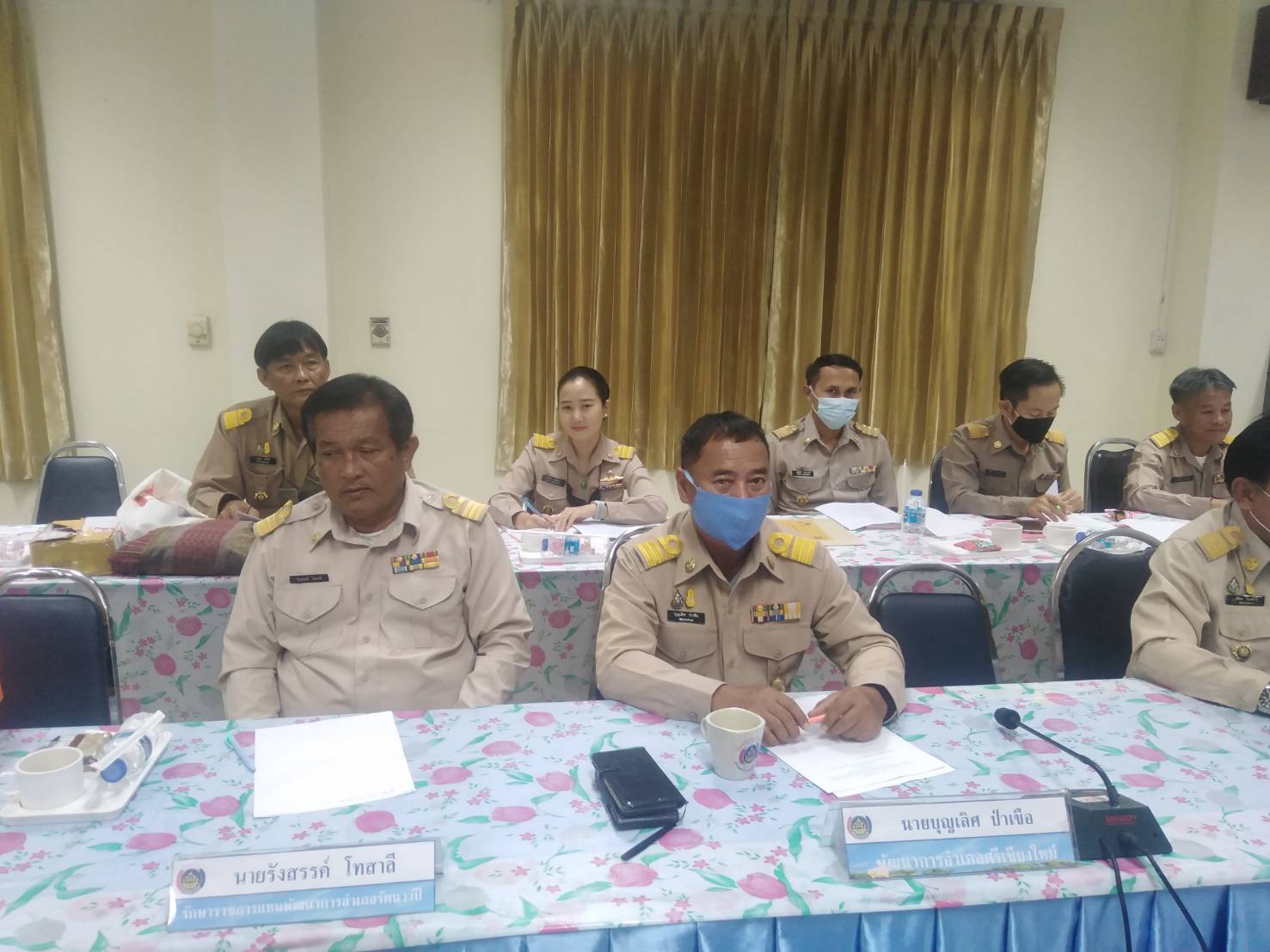 พช.หนองคาย ประชุมเตรียมความพร้อมในการคัดเลือกบุคคลเพื่อจัดจ้างเป็น ลูกจ้างเหมาบริการ ปฏิบัติภารกิจตามโครงการพัฒนาพื้นที่ต้นแบบการพัฒนาคุณภาพชีวิตตามหลักทฤษฎีใหม่ ประยุกต์สู่ “โคก หนอง นา โมเดล” พร้อมผู้อำนวยการกลุ่มงาน พัฒนาการอำเภอ และนักวิชาการพัฒนาชุมชน เข้าร่วมประชุม