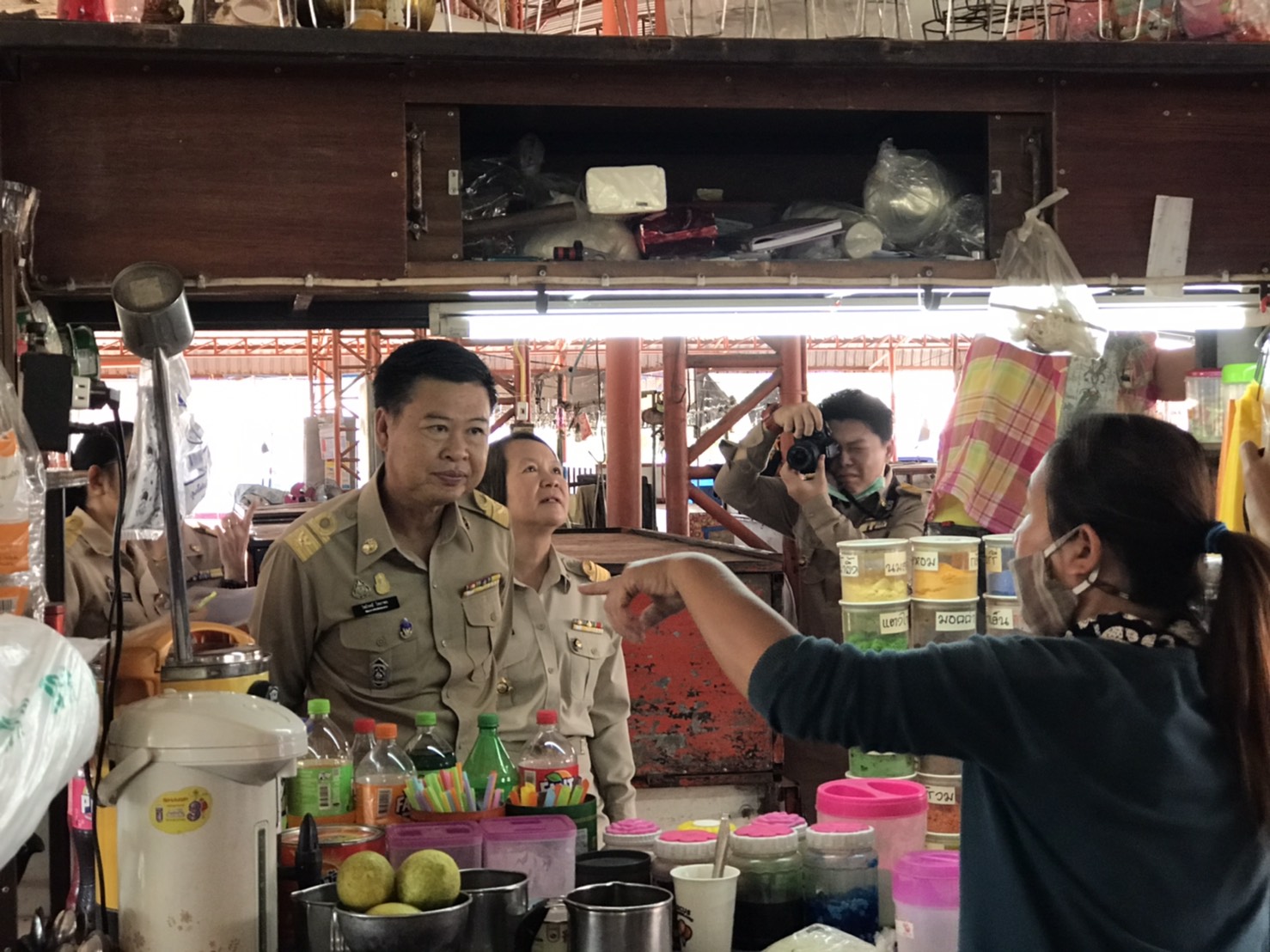 พช.หนองคาย ลงพื้นที่ออกติดตามเยี่ยมเยียน การดำเนินงานกลุ่มอาชีพสมาชิกกองทุนพัฒนาบทบาทสตรีที่กู้ยืมเงินกองทุนหมุนเวียนไปประกอบอาชีพ พร้อมให้กำลังใจและสร้างความเข้าใจการบริหารโครงการให้เป็นไปตามวัตถุประสงค์