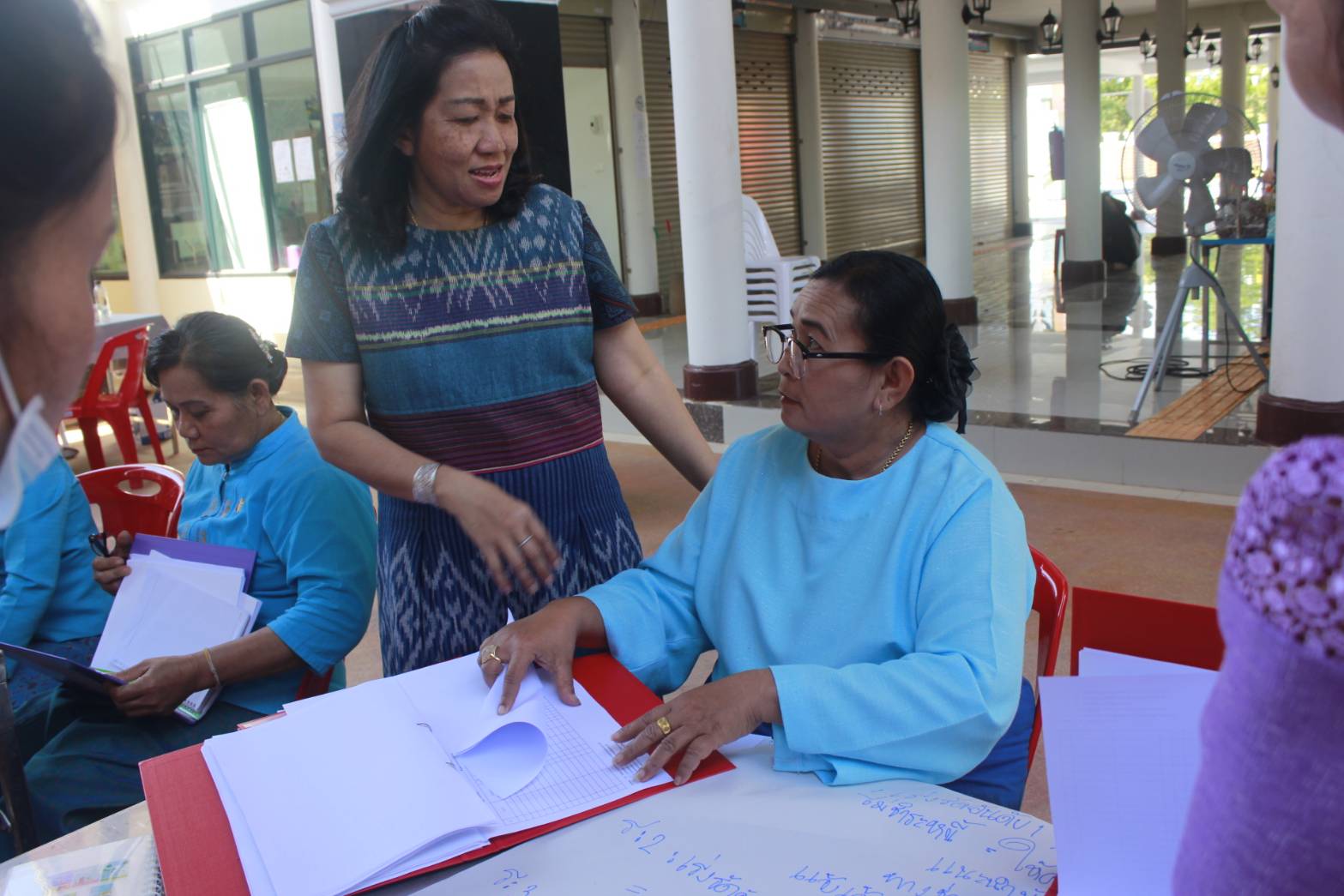 นายไพโรจน์ โสภาพร พัฒนาการจังหวัดหนองคายเป็นประธานพิธีเปิด “โครงการเพิ่มประสิทธิภาพการปฏิบัติงานกองทุนพัฒนาบทบาทสตรี แก่กลไกการขับเคลื่อนกองทุนพัฒนาบทบาทสตรี ระดับจังหวัด