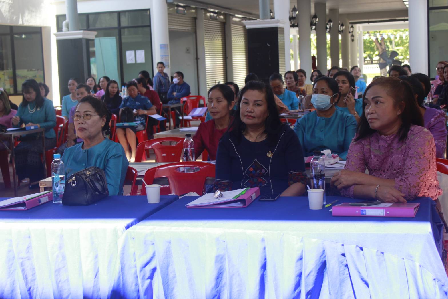 นายไพโรจน์ โสภาพร พัฒนาการจังหวัดหนองคายเป็นประธานพิธีเปิด “โครงการเพิ่มประสิทธิภาพการปฏิบัติงานกองทุนพัฒนาบทบาทสตรี แก่กลไกการขับเคลื่อนกองทุนพัฒนาบทบาทสตรี ระดับจังหวัด