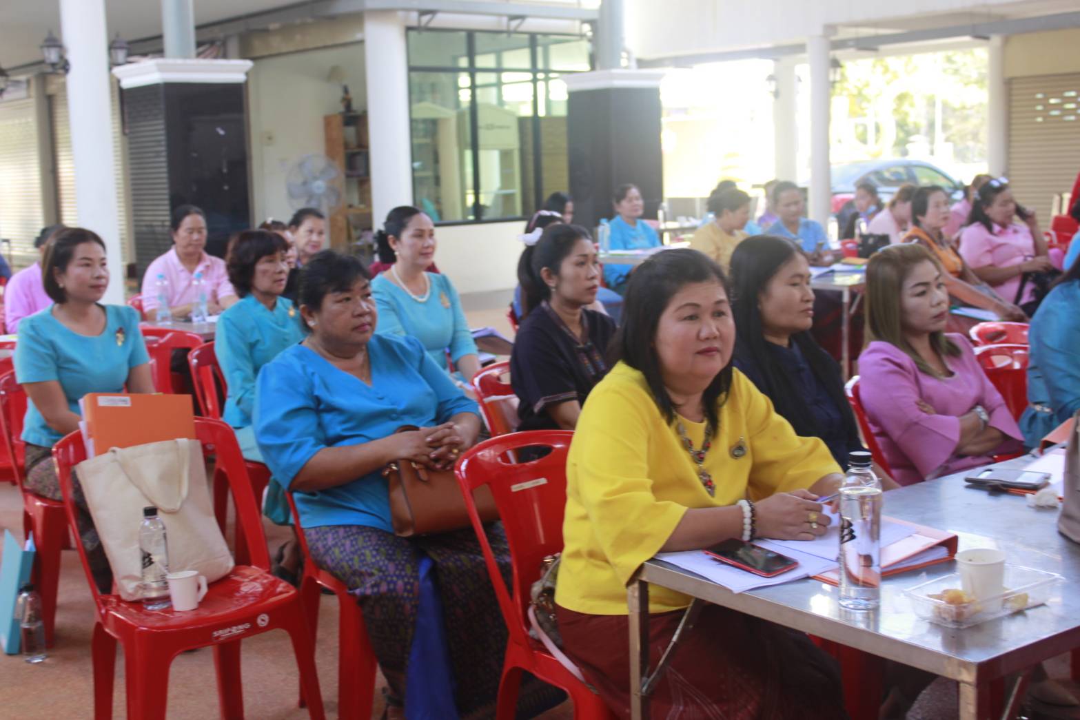 นายไพโรจน์ โสภาพร พัฒนาการจังหวัดหนองคายเป็นประธานพิธีเปิด “โครงการเพิ่มประสิทธิภาพการปฏิบัติงานกองทุนพัฒนาบทบาทสตรี แก่กลไกการขับเคลื่อนกองทุนพัฒนาบทบาทสตรี ระดับจังหวัด