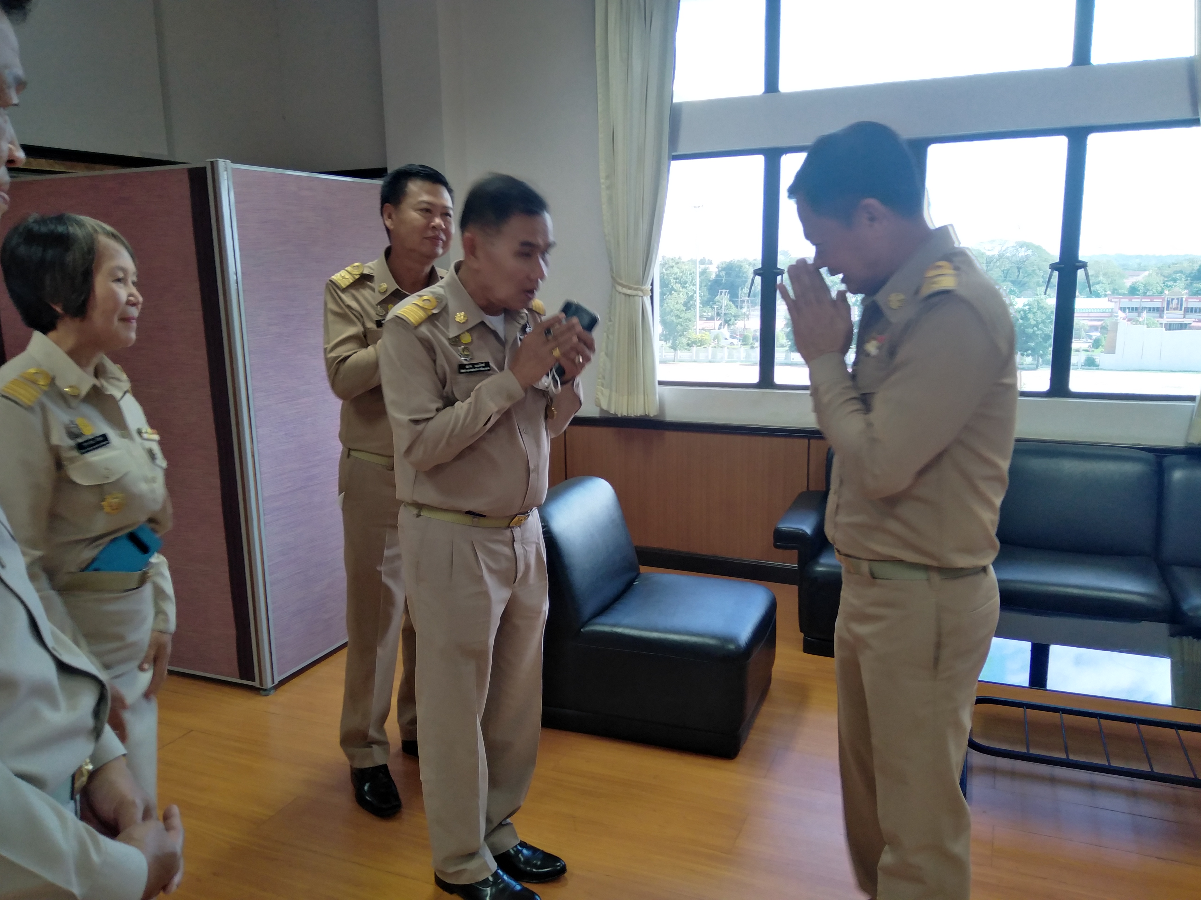 พช.หนองคาย แสดงความยินดีกับ นายเอกพร จุ้ยสำราญ ในโอกาสที่ย้ายมารับตำแหน่ง รองผู้ว่าราชการจังหวัดหนองคาย