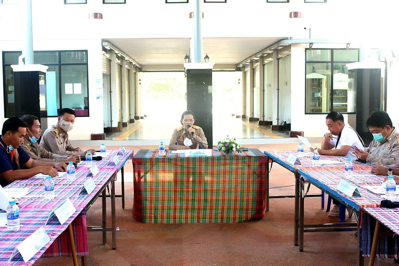 นายประเสริฐ ลือชาธนานนท์ ผู้ว่าราชการจังหวัดหนองคายมอบหมายให้ นางสาวสิริมา วัฒโน รองผู้ว่าราชการจังหวัดหนองคาย เป็นประธานในการประชุมปรึกษาหารือการใช้ประโยชน์พื้นที่ศูนย์แสดงและจำหน่ายผลิตภัณฑ์ OTOP จังหวัดหนองคาย