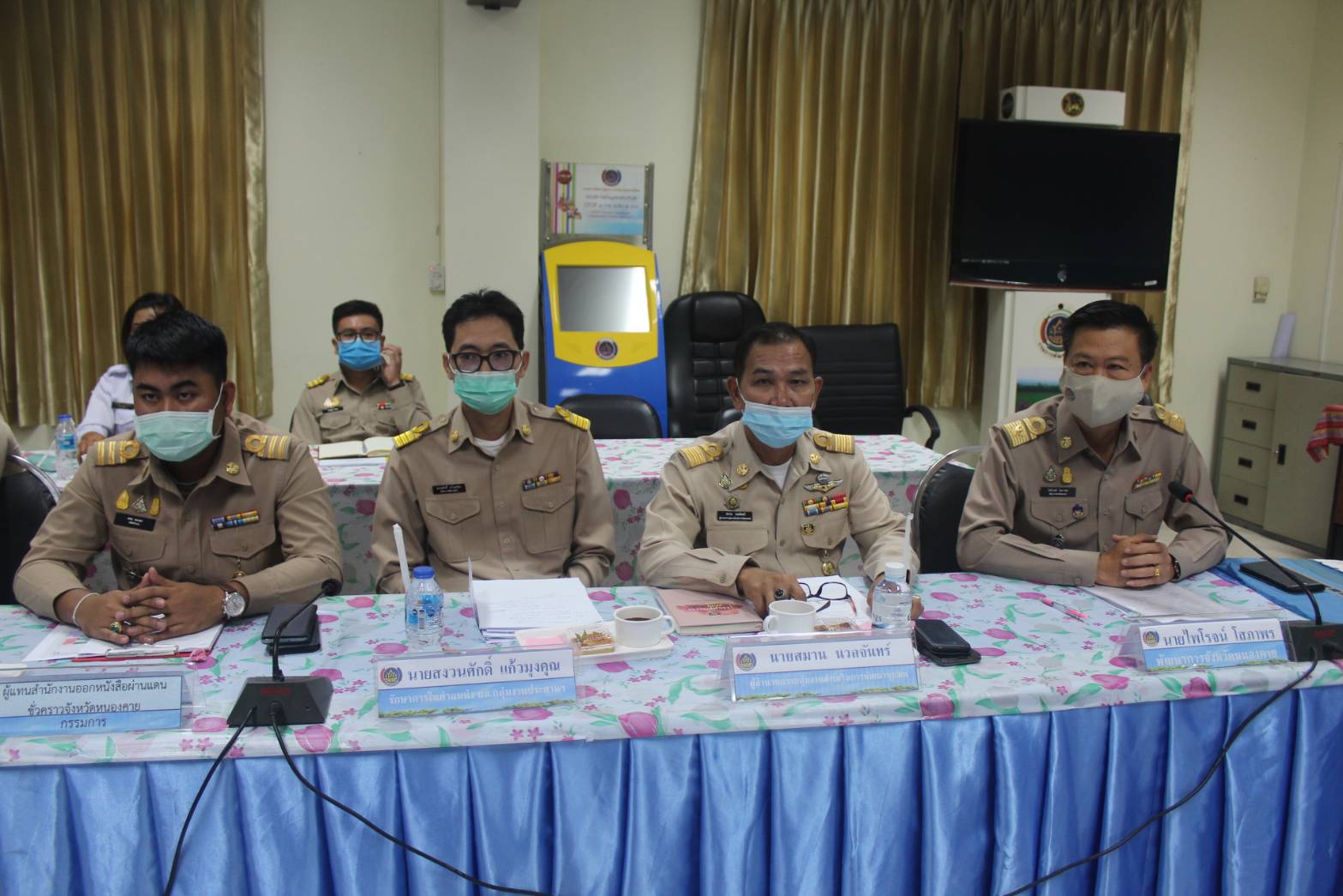 นายประเสริฐ ลือชาธนานนท์ ผู้ว่าราชการจังหวัดหนองคายมอบหมายให้ นางสาวสิริมา วัฒโน รองผู้ว่าราชการจังหวัดหนองคาย เป็นประธานในการประชุม คณะกรรมการขับเคลื่อนศูนย์แสดงและจำหน่ายผลิตภัณฑ์ OTOP จังหวัดหนองคาย ครั้งที่ 5/2563