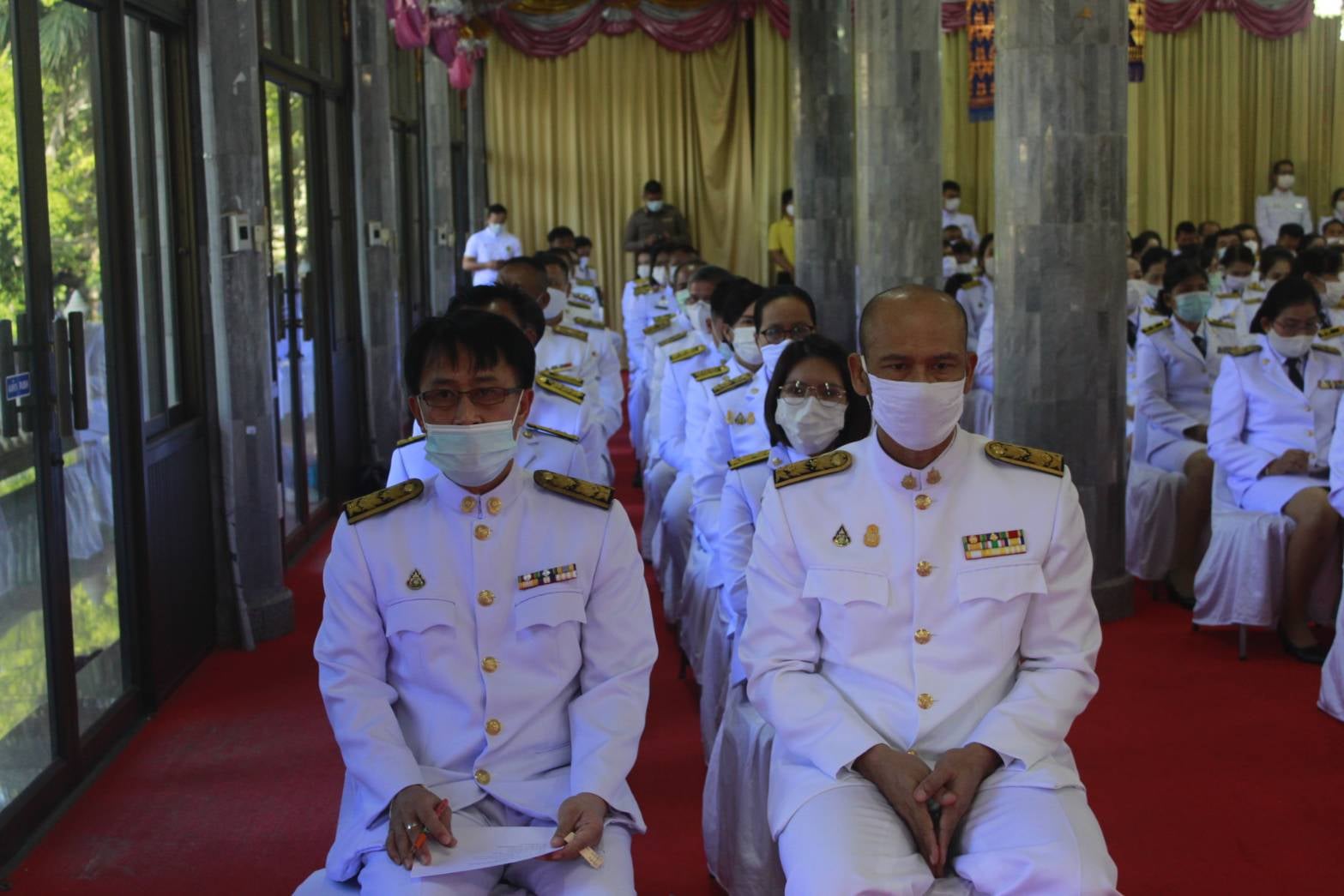 พช.หนองคาย ร่วมพิธีเจริญพระพุทธมนต์ถวายพระราชกุศล เนื่องในวันคล้ายวันพระบรมราชสมภพ พระบาทสมเด็จพระบรมชนกาธิเบศร มหาภูมิพลอดุลยเดชมหาราช บรมนาถบพิตร