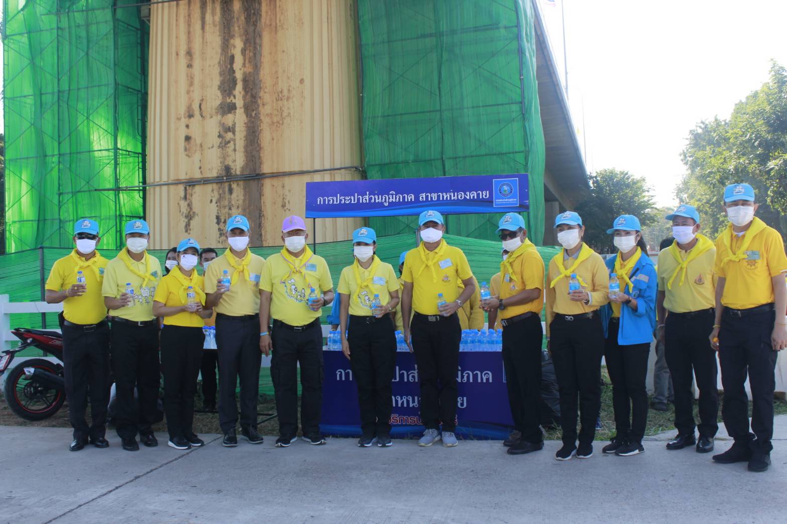 พช.หนองคาย ร่วมพิธีกิจกรรมจิตอาสาพัฒนา เนื่องในวันคล้ายวันพระบรมราชสมภพ พระบาทสมเด็จพระบรมชนกาธิเบศร มหาภูมิพลอดุลยเดชมหาราช บรมนาถบพิตร ” กิจกรรมพัฒนาสิ่งแวดล้อมและบำเพ็ญสาธารณประโยชน์เพื่อถวายเป็นพระราชกุศล”