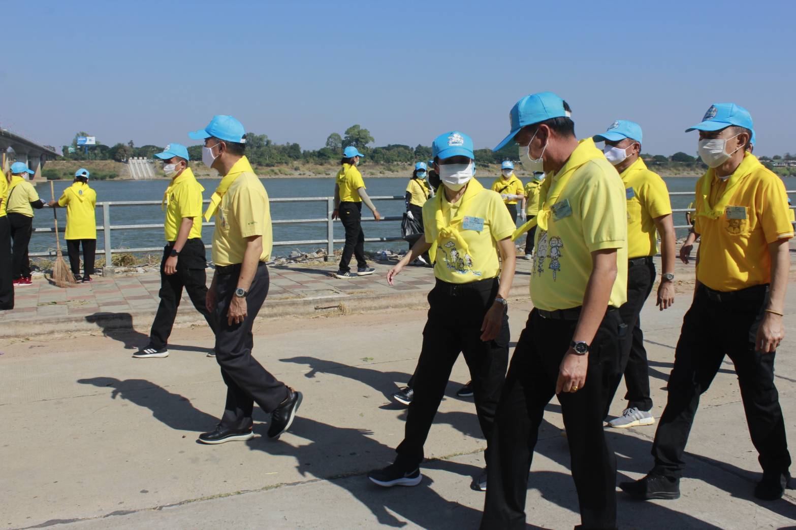 พช.หนองคาย ร่วมพิธีกิจกรรมจิตอาสาพัฒนา เนื่องในวันคล้ายวันพระบรมราชสมภพ พระบาทสมเด็จพระบรมชนกาธิเบศร มหาภูมิพลอดุลยเดชมหาราช บรมนาถบพิตร ” กิจกรรมพัฒนาสิ่งแวดล้อมและบำเพ็ญสาธารณประโยชน์เพื่อถวายเป็นพระราชกุศล”