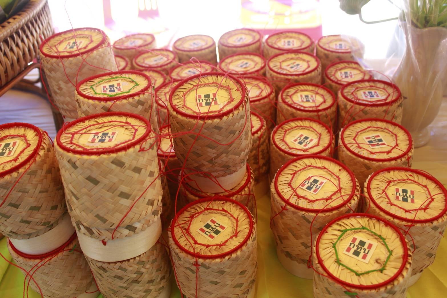 คณะทำงานของ นายสุพัฒนพงษ์ พันธ๋มีเชาว์ รองนายกรัฐมนตรี ลงพื้นที่ติดตาม และเยี่ยมชมผลการดำเนินงานกองทุนหมู่บ้านและชุมชนเมือง บ้านสามัคคี หมู่ 5 ตำบลหาดคำ อำเภอเมืองหนองคาย