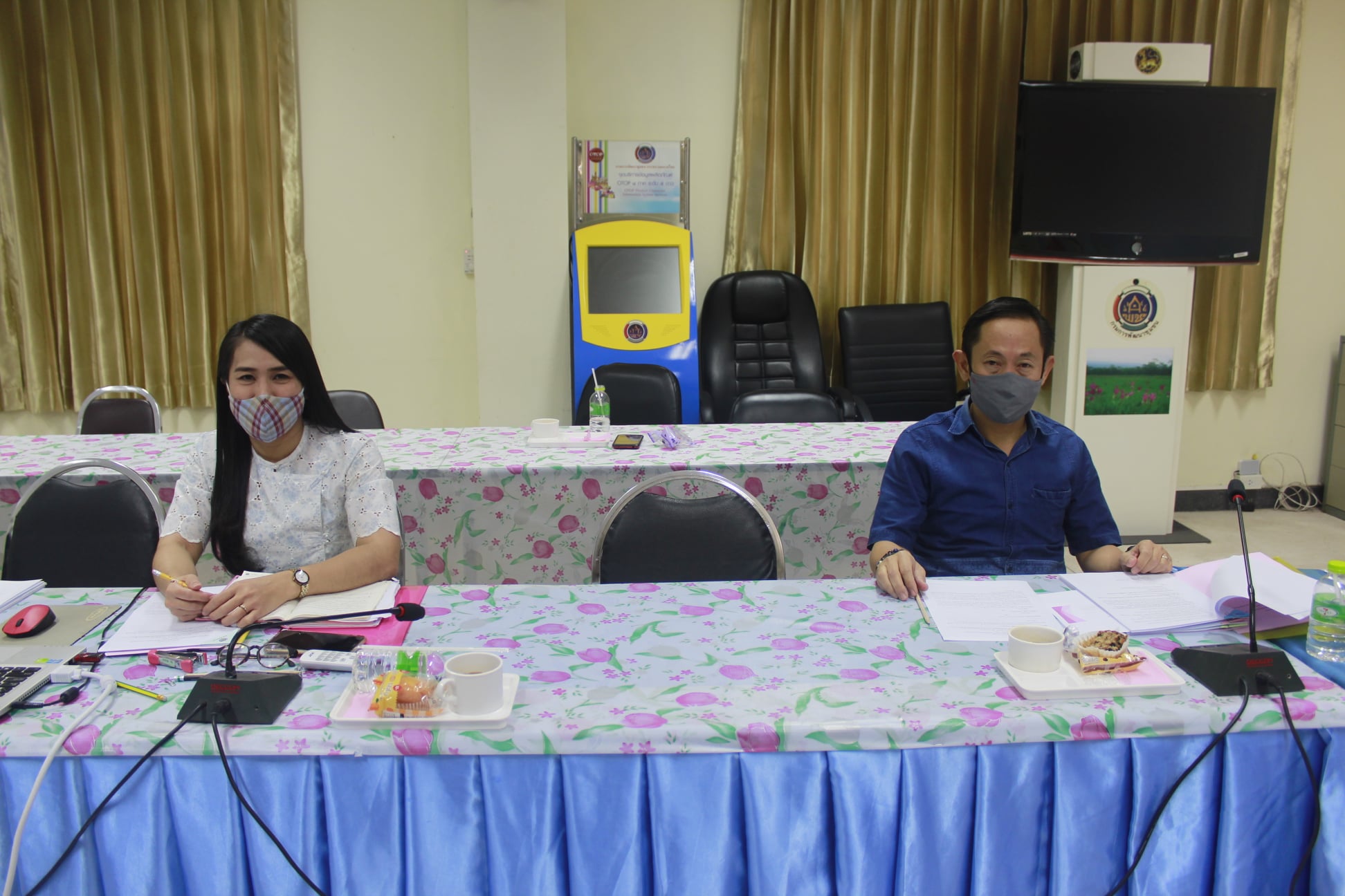 นางสาวสิริมา วัฒโน รองผู้ว่าราชการจังหวัดหนองคาย มอบหมายให้นายภควัตร คำพวง ผู้อำนวยการกลุ่มงานยุทธศาสตร์การพัฒนาชุมชน เป็นประธานประชุมคณะกรรมการคัดเลือกสตรีดีเด่นด้านการพัฒนาชุมชน จังหวัดหนองคาย ประจำปี 2564 ครั้งที่ 1/2563