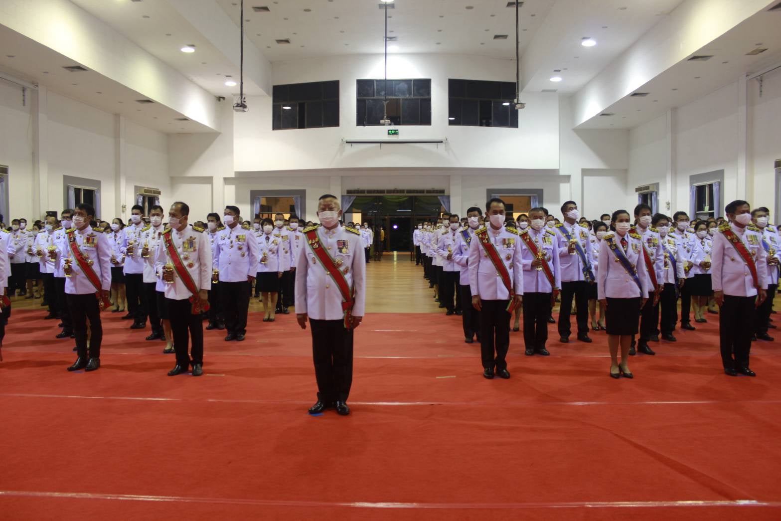 พช.หนองคาย ร่วมพิธีจุดเทียนเพื่อสดุดีพระเกียรติคุณและน้อมรำลึกในพระมหากรุณาธิคุณ เนื่องในวันคล้ายวันพระบรมราชสมภพ พระบาทสมเด็จพระบรมชนกาธิเบศร มหาภูมิพลอดุลยเดชมหาราช บรมนาถบพิตร