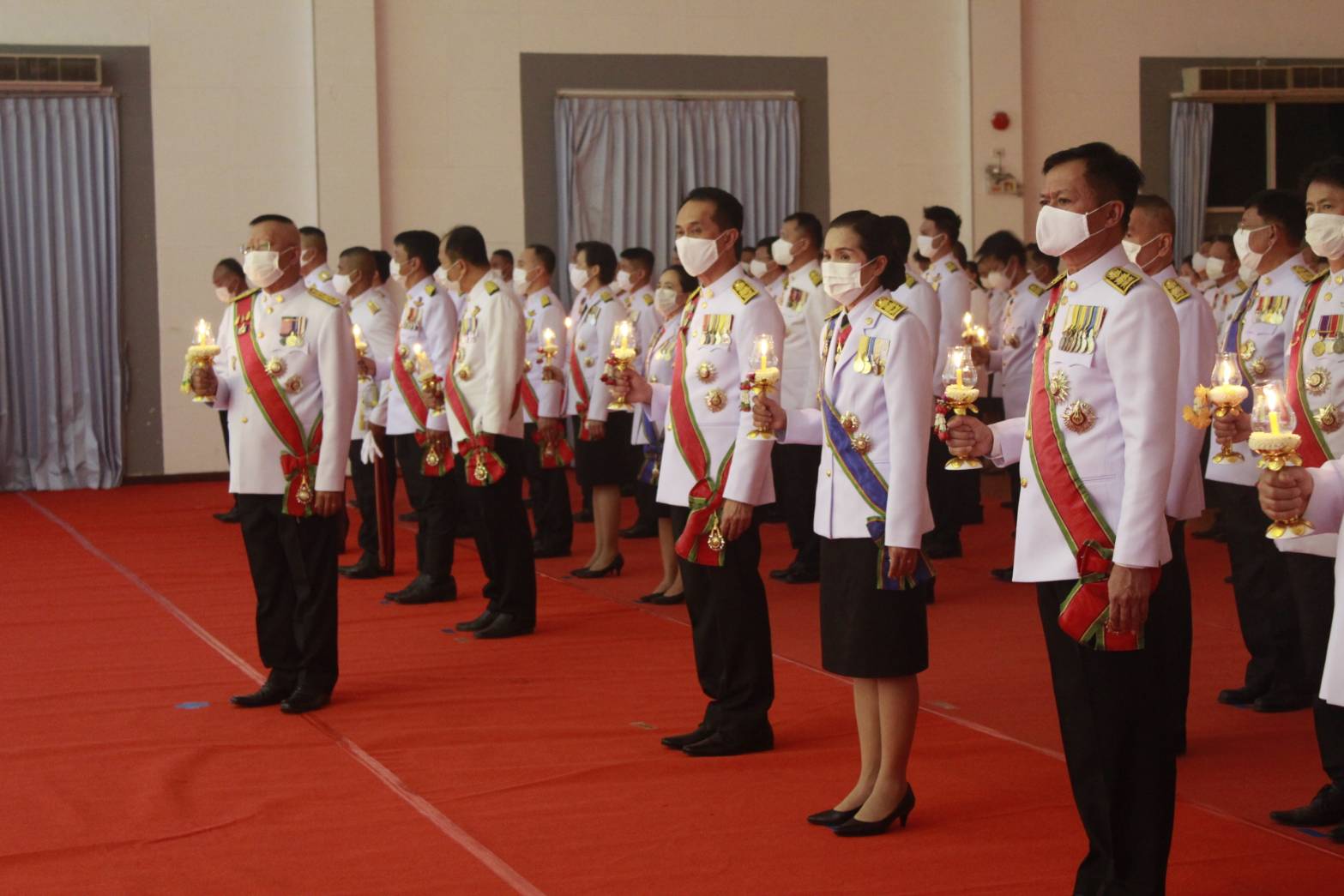 พช.หนองคาย ร่วมพิธีจุดเทียนเพื่อสดุดีพระเกียรติคุณและน้อมรำลึกในพระมหากรุณาธิคุณ เนื่องในวันคล้ายวันพระบรมราชสมภพ พระบาทสมเด็จพระบรมชนกาธิเบศร มหาภูมิพลอดุลยเดชมหาราช บรมนาถบพิตร