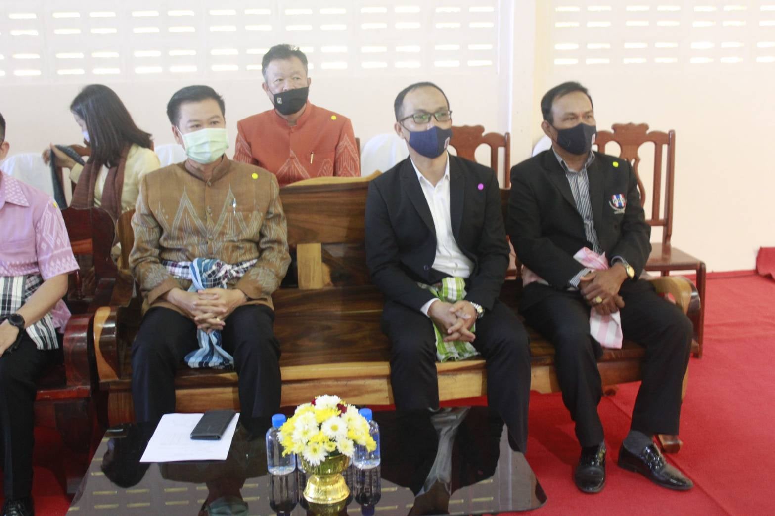 คณะทำงานของ นายสุพัฒนพงษ์ พันธ๋มีเชาว์ รองนายกรัฐมนตรี ลงพื้นที่ติดตาม และเยี่ยมชมผลการดำเนินงานกองทุนหมู่บ้านและชุมชนเมือง บ้านสามัคคี หมู่ 5 ตำบลหาดคำ อำเภอเมืองหนองคาย