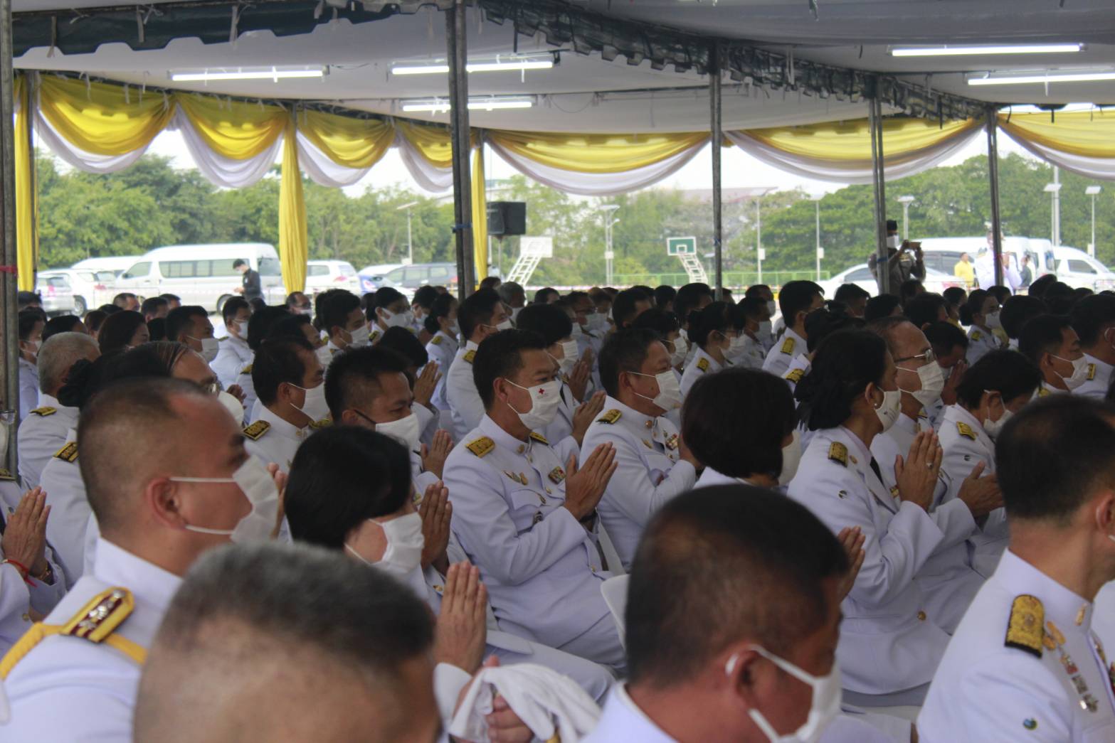 พช.หนองคาย ร่วมพิธีทำบุญตักบาตรถวายเป็นพระราชกุศล เนื่องในวันคล้ายวันพระบรมราชสมภพพระบาทสมเด็จพระบรมชนกาธิเบศร มหาภูมิพลอดุลยเดชมหาราชบรมนาถบพิตร วันชาติและวันพ่อแห่งชาติ