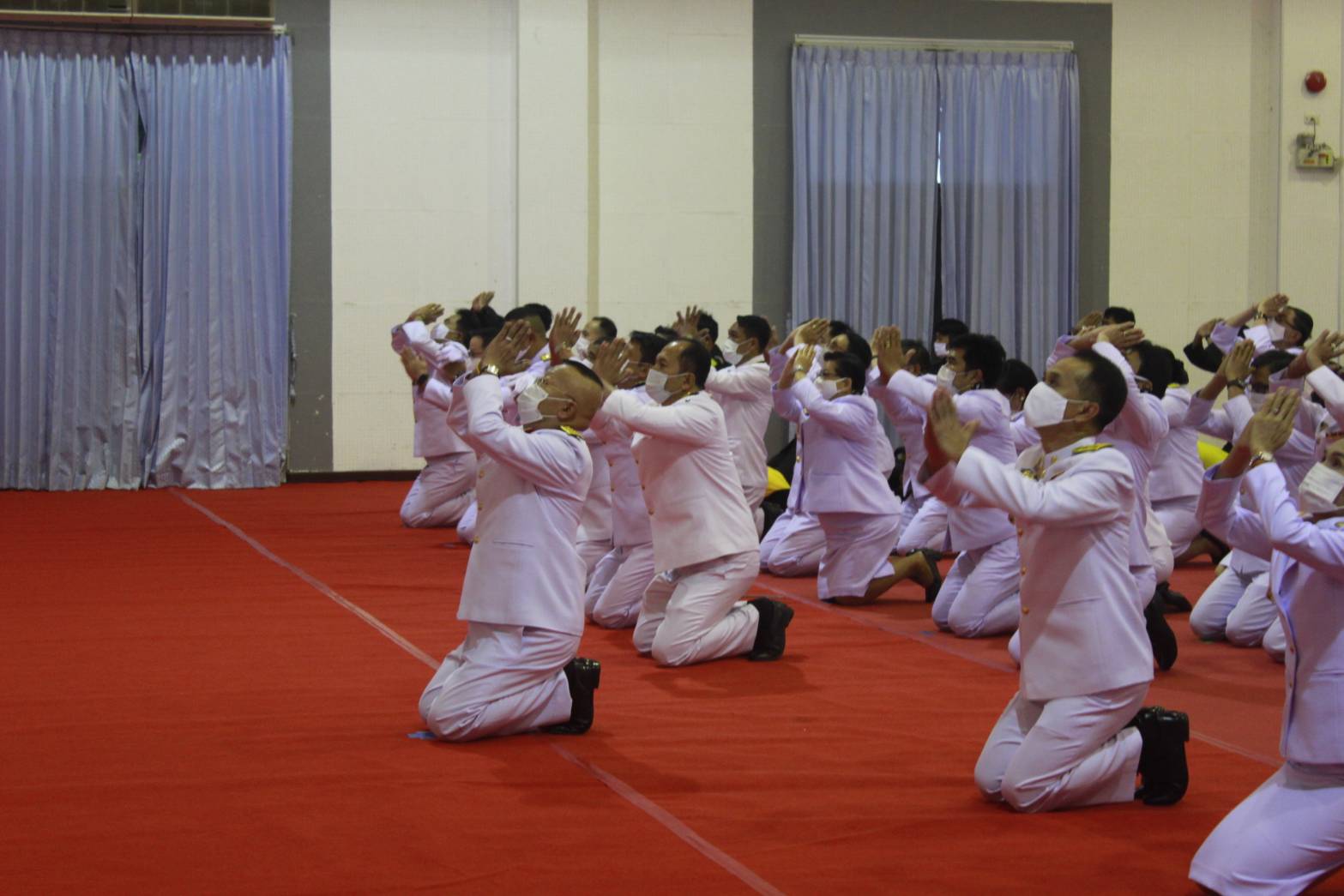 พช.หนองคาย ร่วมพิธีวางพานพุ่มดอกไม้สดและถวายบังคม เนื่องในวันคล้ายวันพระบรมราชสมภพพระบาทสมเด็จพระบรมชนกาธิเบศร มหาภูมิพลอดุลยเดชมหาราช บรมนาถบพิตร