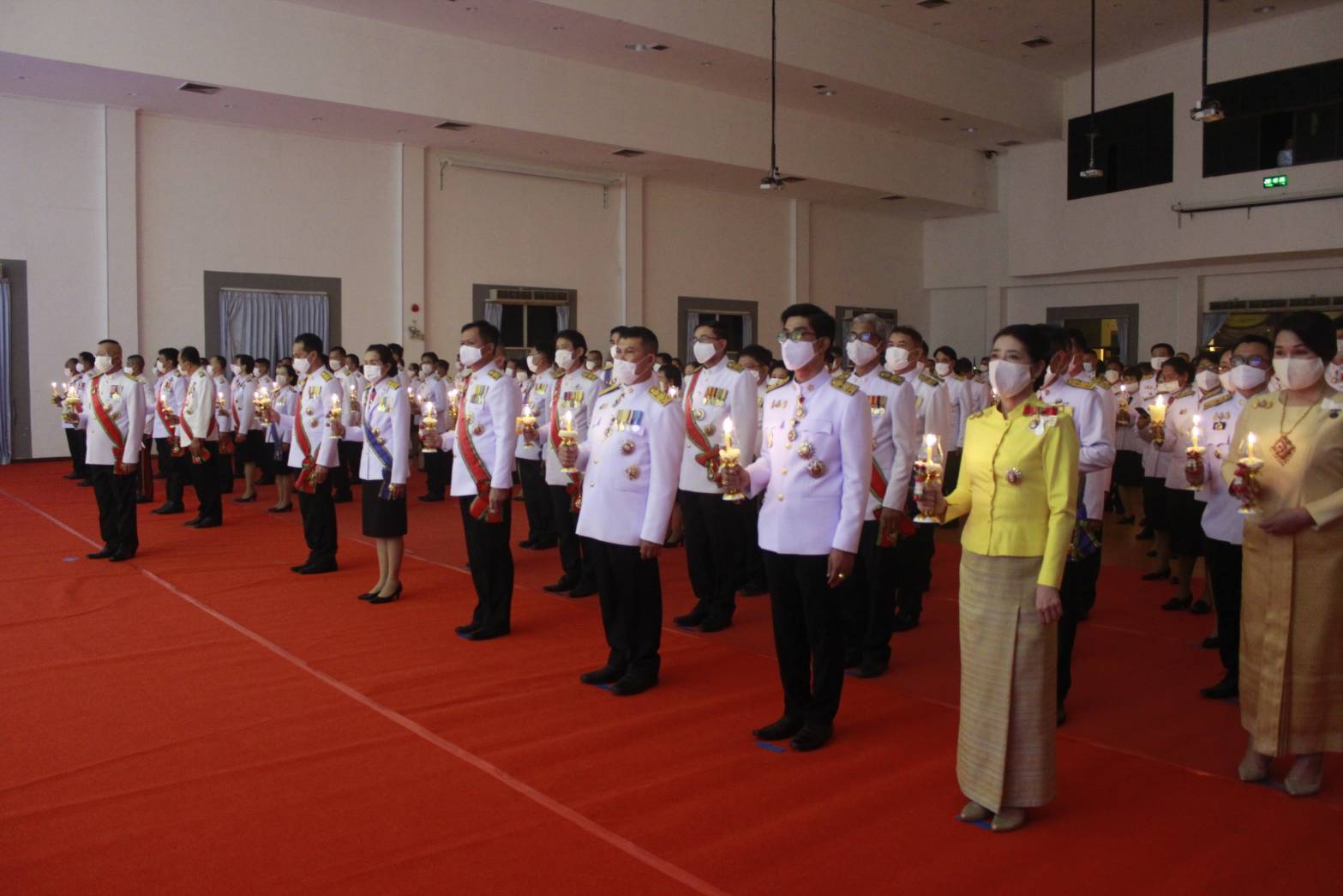 พช.หนองคาย ร่วมพิธีจุดเทียนเพื่อสดุดีพระเกียรติคุณและน้อมรำลึกในพระมหากรุณาธิคุณ เนื่องในวันคล้ายวันพระบรมราชสมภพ พระบาทสมเด็จพระบรมชนกาธิเบศร มหาภูมิพลอดุลยเดชมหาราช บรมนาถบพิตร