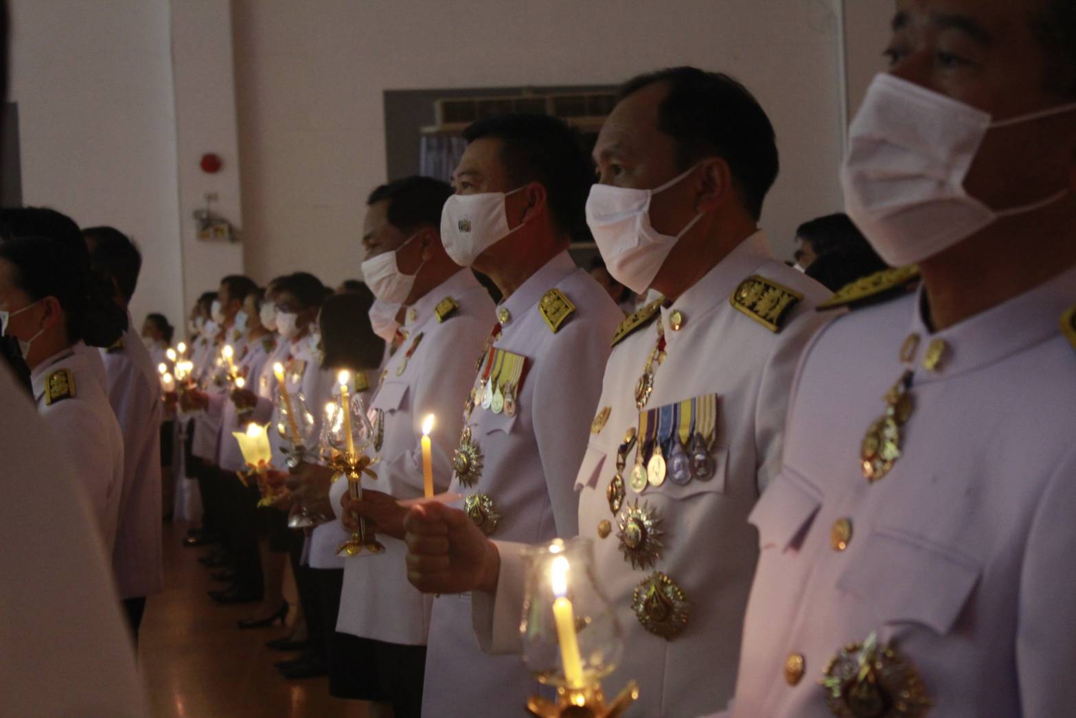 พช.หนองคาย ร่วมพิธีจุดเทียนเพื่อสดุดีพระเกียรติคุณและน้อมรำลึกในพระมหากรุณาธิคุณ เนื่องในวันคล้ายวันพระบรมราชสมภพ พระบาทสมเด็จพระบรมชนกาธิเบศร มหาภูมิพลอดุลยเดชมหาราช บรมนาถบพิตร