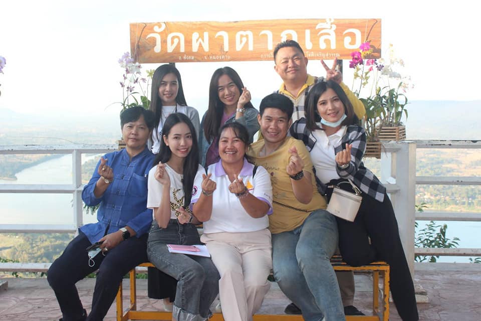 นายประเสริฐ ลือชาธนานนท์ ผู้ว่าราชการจังหวัดหนองคาย และ นางสาวสิริมา วัฒโน รอง ผวจ.หนองคาย นำหัวหน้าส่วนราชการ ภาคเอกชน และสื่อมวลชน สำรวจเส้นทางท่องเที่ยว ตามโครงการ “เส้นทางธรรม เส้นทางเที่ยว ทางเดียวกัน @ หนองคาย”