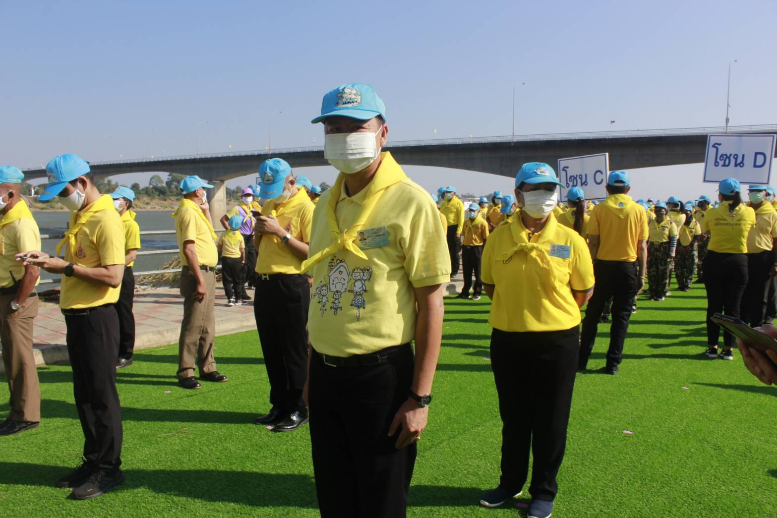 พช.หนองคาย ร่วมพิธีกิจกรรมจิตอาสาพัฒนา เนื่องในวันคล้ายวันพระบรมราชสมภพ พระบาทสมเด็จพระบรมชนกาธิเบศร มหาภูมิพลอดุลยเดชมหาราช บรมนาถบพิตร ” กิจกรรมพัฒนาสิ่งแวดล้อมและบำเพ็ญสาธารณประโยชน์เพื่อถวายเป็นพระราชกุศล”