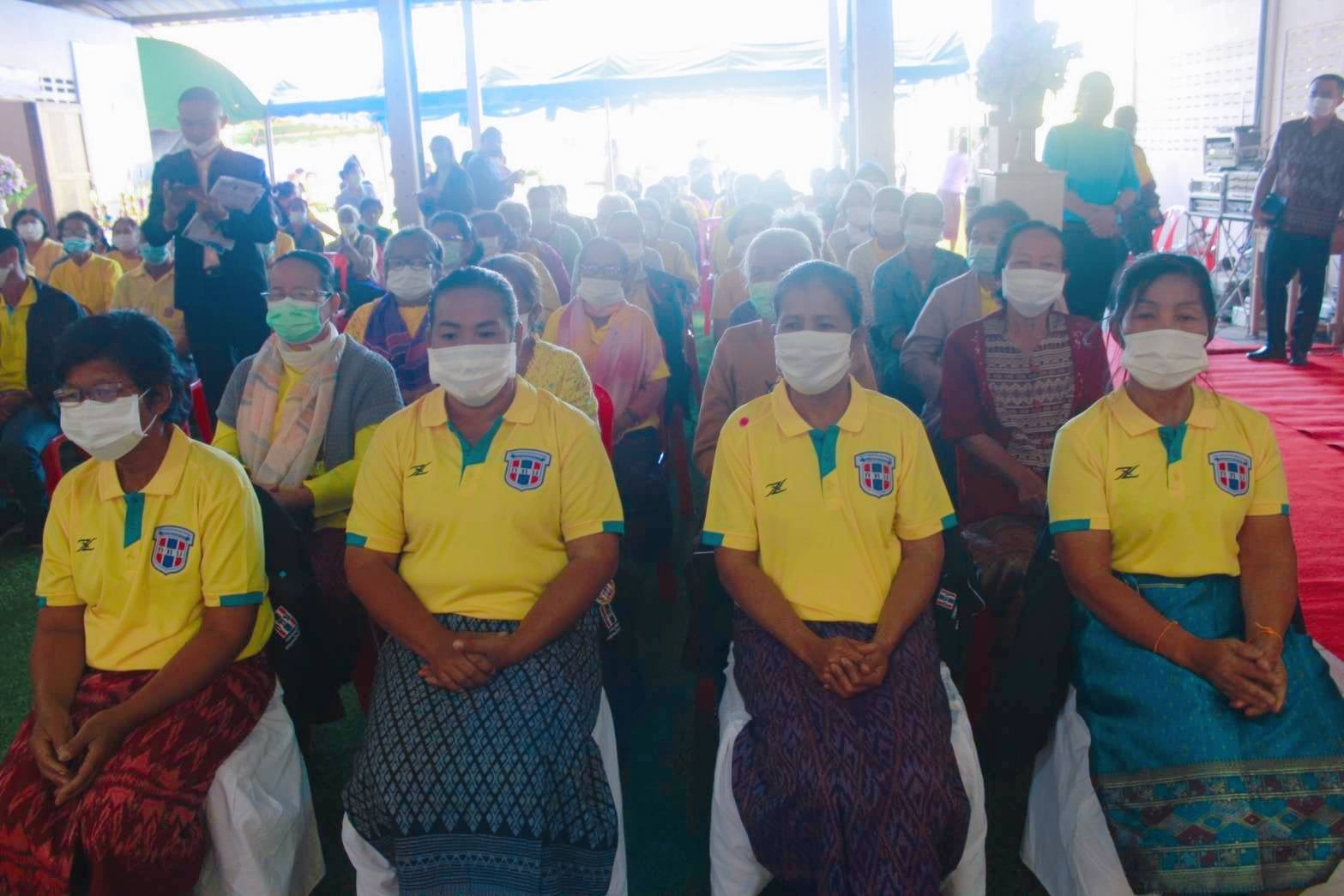 คณะทำงานของ นายสุพัฒนพงษ์ พันธ๋มีเชาว์ รองนายกรัฐมนตรี ลงพื้นที่ติดตาม และเยี่ยมชมผลการดำเนินงานกองทุนหมู่บ้านและชุมชนเมือง บ้านสามัคคี หมู่ 5 ตำบลหาดคำ อำเภอเมืองหนองคาย