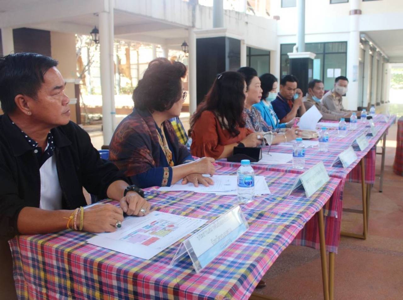 นายประเสริฐ ลือชาธนานนท์ ผู้ว่าราชการจังหวัดหนองคายมอบหมายให้ นางสาวสิริมา วัฒโน รองผู้ว่าราชการจังหวัดหนองคาย เป็นประธานในการประชุมปรึกษาหารือการใช้ประโยชน์พื้นที่ศูนย์แสดงและจำหน่ายผลิตภัณฑ์ OTOP จังหวัดหนองคาย