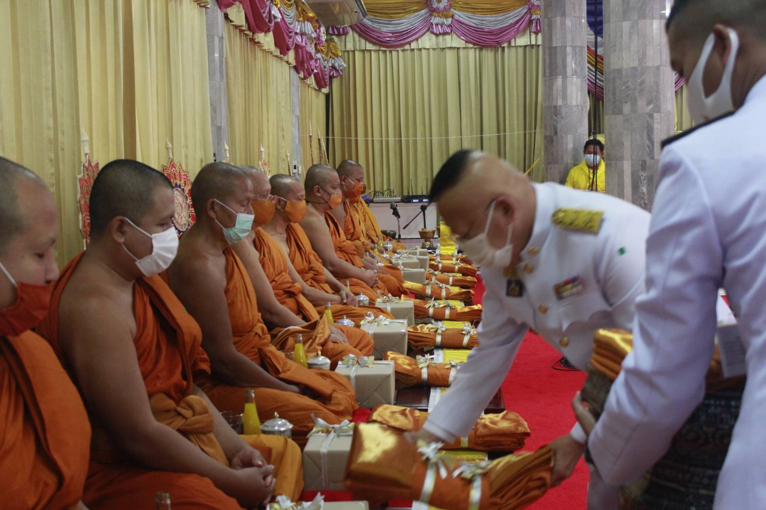 พช.หนองคาย ร่วมพิธีเจริญพระพุทธมนต์ถวายพระราชกุศล เนื่องในวันคล้ายวันพระบรมราชสมภพ พระบาทสมเด็จพระบรมชนกาธิเบศร มหาภูมิพลอดุลยเดชมหาราช บรมนาถบพิตร