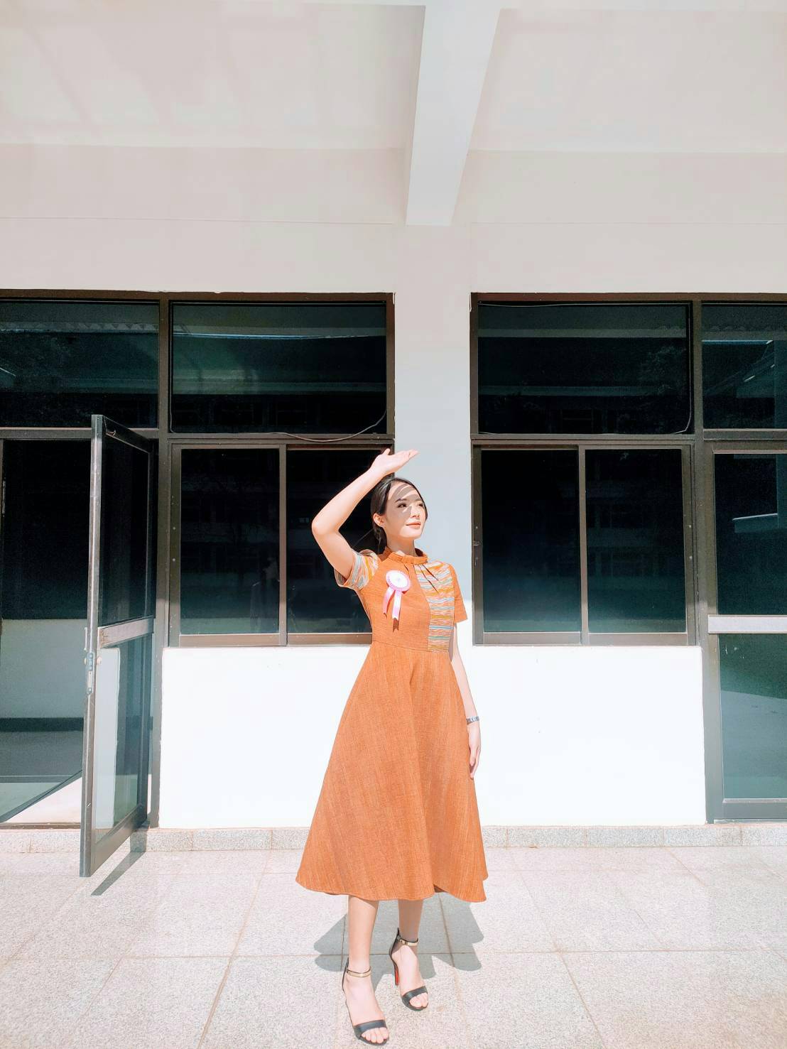 นางสาวสิริมา วัฒโน รองผู้ว่าราชการจังหวัดหนองคาย มอบหมายให้นายไพโรจน์ โสภาพร พัฒนาการจังหวัดหนองคาย เป็นประธานกรรมการตัดสินการประกวดโครงการ CDD Young Designer Contest จังหวัดหนองคาย ภายใต้คอนเซ็ปต์ “? ผ้าไทย ใส่ได้ทุกวัน ไม่มีเบื่อ EVERYDAY EVERYWEAR”