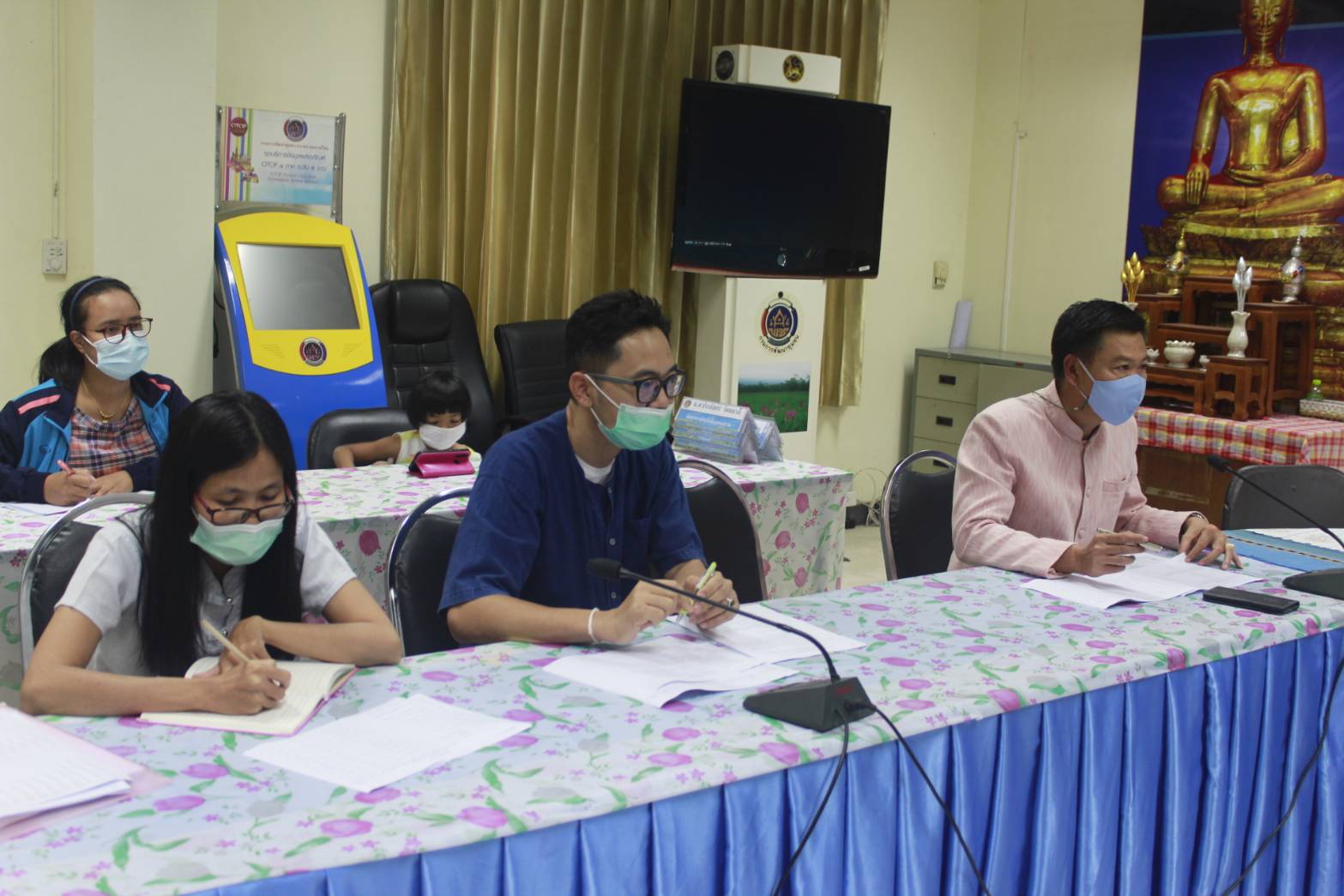 พช.หนองคาย ประชุมร่วมกับ นายนพวัชร์ อติวรรณาพัฒน์ คลังจังหวัดหนองคาย พร้อมคณะทำงานฯ ติดตามการใช้จ่ายเงินงบประมาณของส่วนราชการ