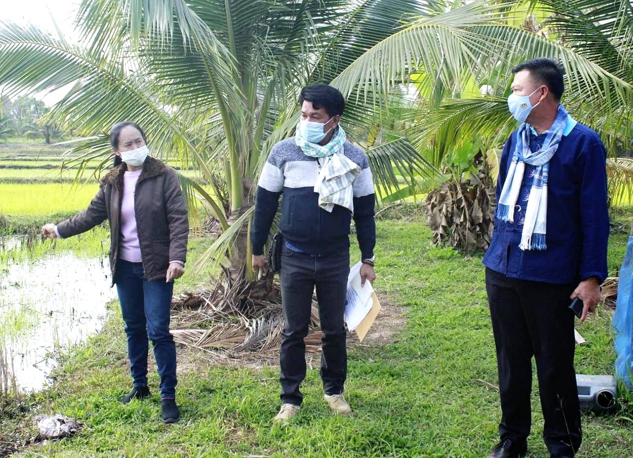 พช.หนองคาย ลงพื้นที่ติดตามการดำเนินงานโครงการพัฒนาพื้นที่ต้นแบบการพัฒนาคุณภาพชีวิตตามหลักทฤษฎีใหม่ ประยุกต์สู่ “โคก หนอง นา โมเดล” ในระดับอำเภอ และ การปฏิบัติหน้าที่นักพัฒนาพื้นที่ต้นแบบ(นพต.)ตามโครงการฯ