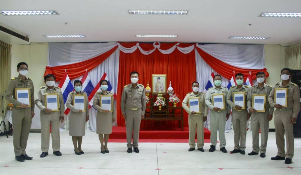 จังหวัดหนองคาย จัดพิธีลงนามถวายพระพรชัยมงคลสมเด็จพระเจ้าลูกเธอ เจ้าฟ้าสิริวัณณวรี นารีรัตนราชกัญญา เนื่องในโอกาสวันคล้ายวันประสูติ 8 มกราคม 2564 และพิธีมอบแบบลายผ้ามัดหมี่ ชื่อลาย “ผ้ามัดหมี่ลายขอเจ้าฟ้าสิริวัณณวรีฯ” แก่พัฒนาการอำเภอ และผู้แทนกลุ่มทอผ้าในจังหวัดหนองคาย