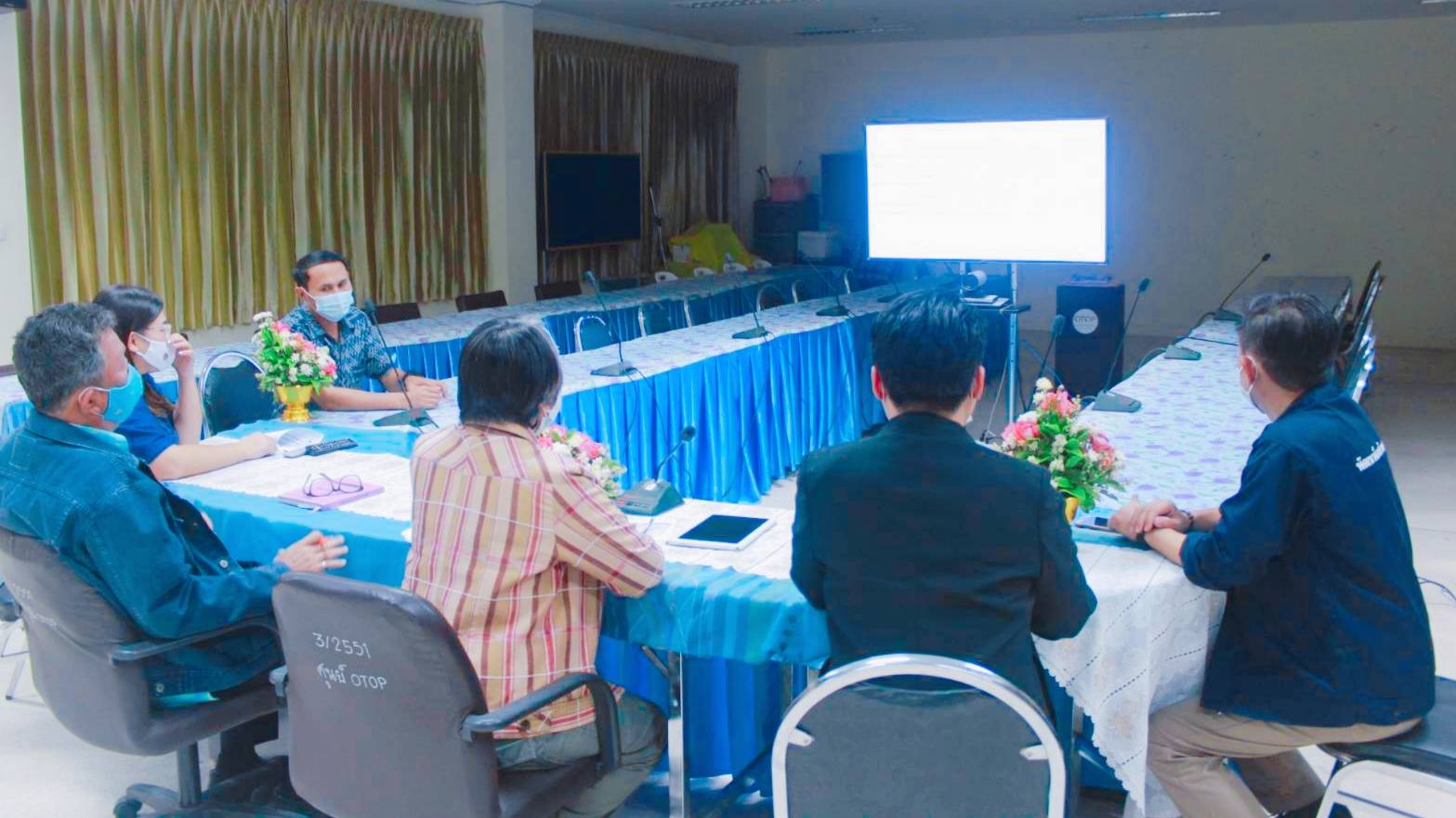 พช.หนองคาย ร่วมประชุมติดตามการดำเนินงานและการใช้จ่ายงบประมาณกองทุนพัฒนาบทบาทสตรี ประจำปีงบประมาณ พ.ศ. 2564 ผ่านระบบวีดิทัศน์ทางไกล (Video Conference) ครั้งที่ 1/2564