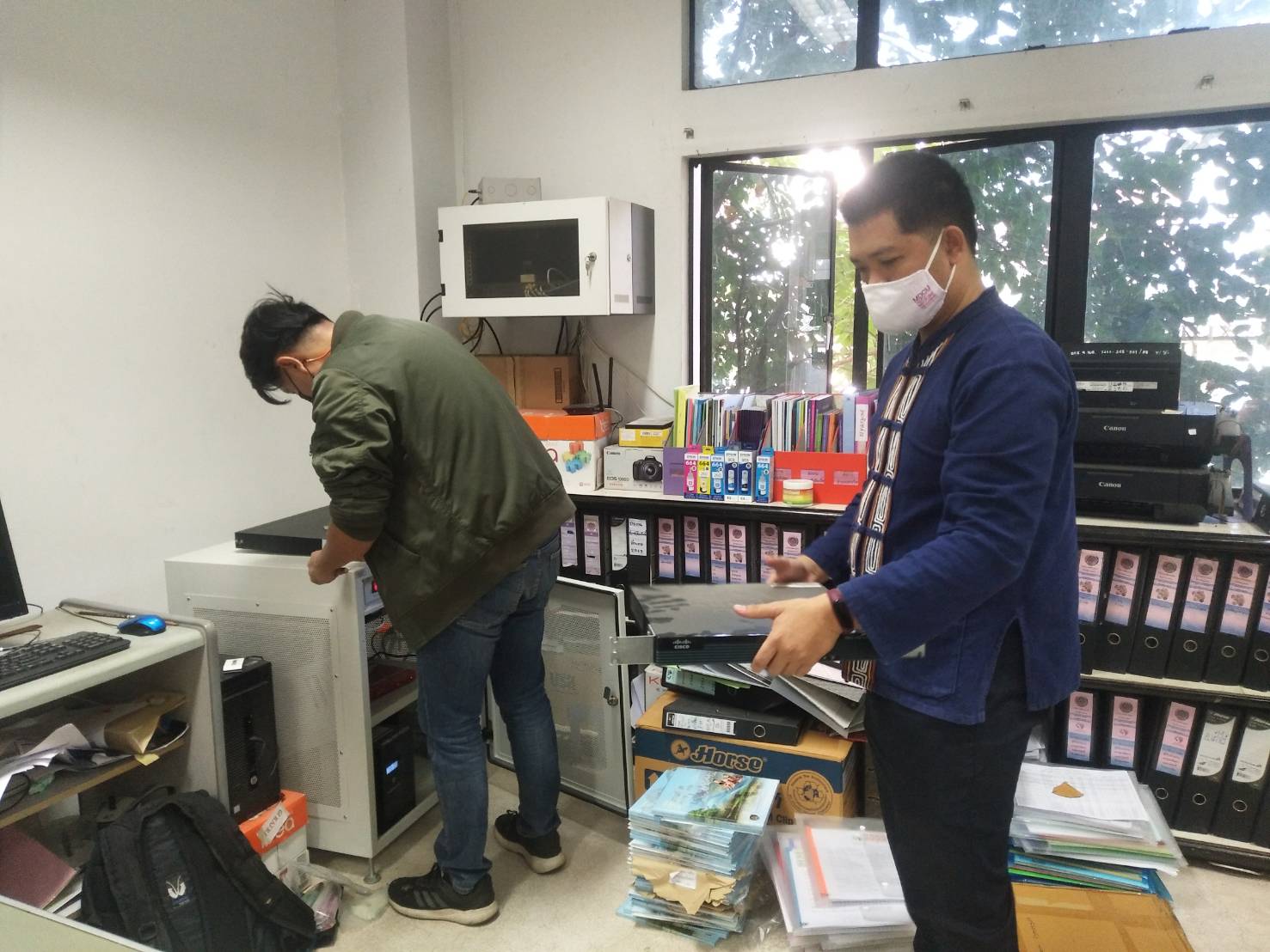 เจ้าหน้าที่ พช.หนองคาย อำนวยความสะดวกให้กับบริษัทฯ ในการดำเนินงานโครงการเช่าวงจรสื่อสัญญาณอินเทอร์เน็ตความเร็วสูง 4 ระดับ ระยะเวลา 9 เดือนปีงบประมาณ พ.ศ. 2564