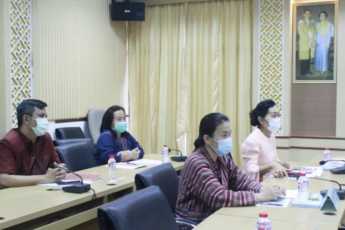 พช.หนองคาย ร่วมประชุมเพื่อชี้แจงรายละเอียดโครงการที่ขอรับการสนับสนุนงบประมาณรายจ่ายประจำปีงบประมาณ พ.ศ. 2564 งบกลาง รายการเงินสำรองจ่ายเพื่อกรณีฉุกเฉินหรือจำเป็น