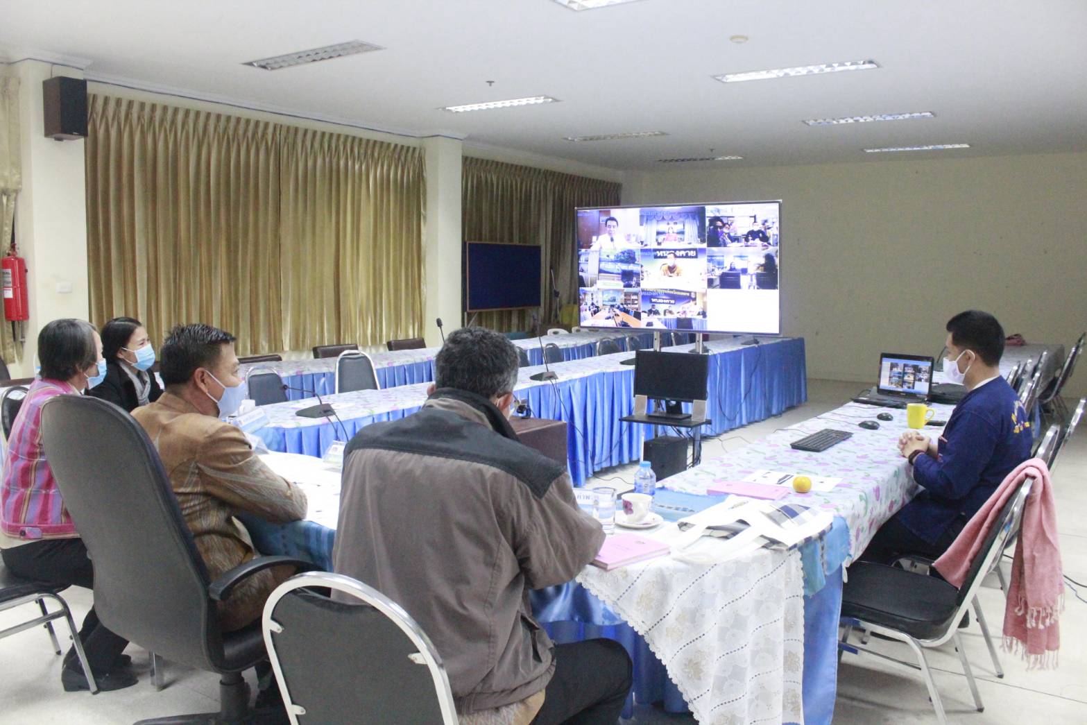 พช.หนองคาย ร่วมประชุมเชิงปฏิบัติการและติดตามผลการดำเนินงานของหน่วยรับตรวจรายไตรมาส ไตรมาสที่ 1 ครั้งที่ 1/2564 สำนักตรวจราชการ กรมการพัฒนาชุมชน เขตตรวจราชการที่ 10 กลุ่มจังหวัดภาคตะวันออกเฉียงเหนือตอนบน 1 ผ่านระบบห้องประชุมออนไลน์ (Session call)