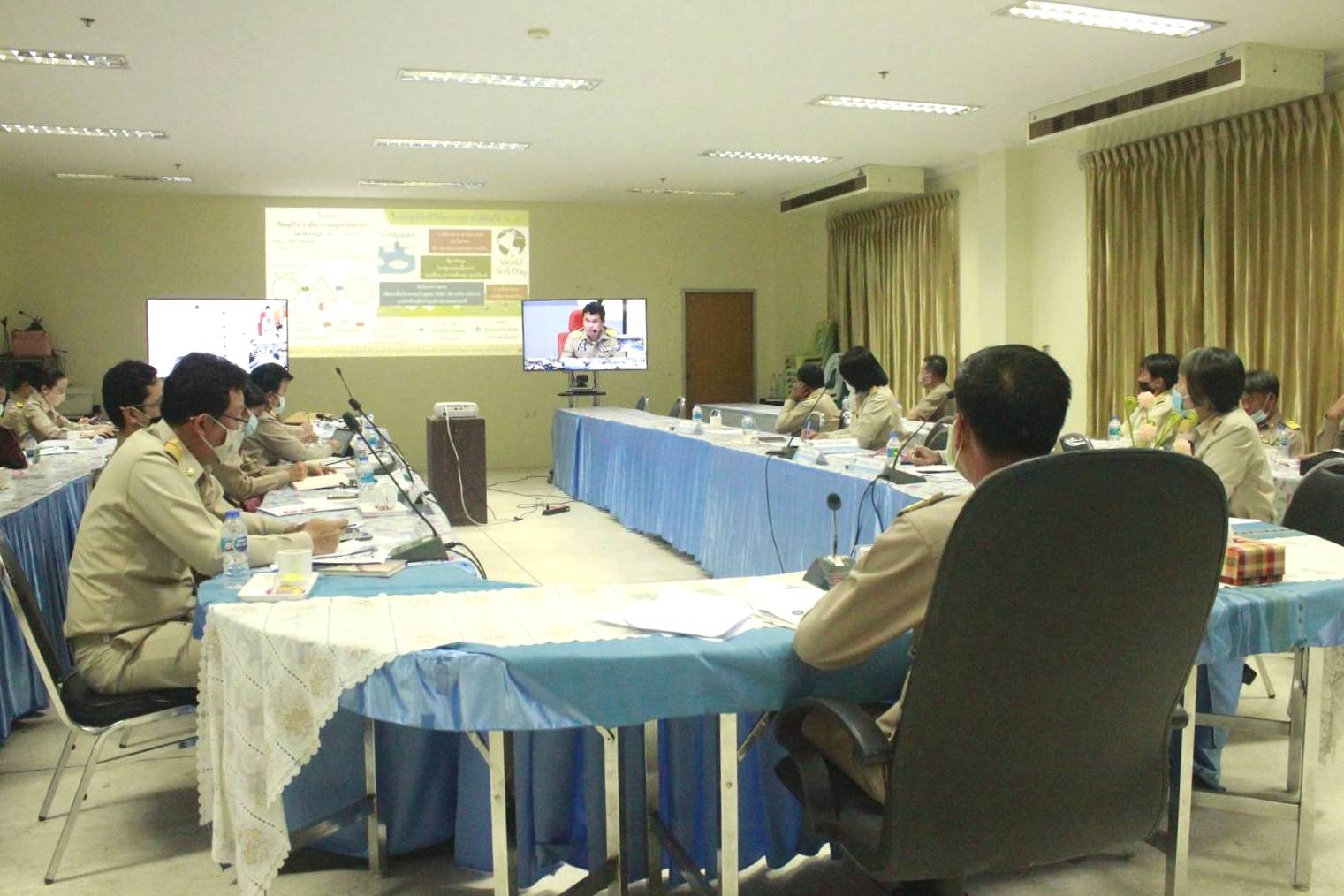 พช.หนองคาย ร่วมรับฟังการประชุมสร้างความเข้าใจในการขับเคลื่อนโครงการเสริมสร้างและพัฒนาผู้นำการเปลี่ยนแปลง ผ่านระบบวิดีทัศน์ทางไกล (Video Conference)