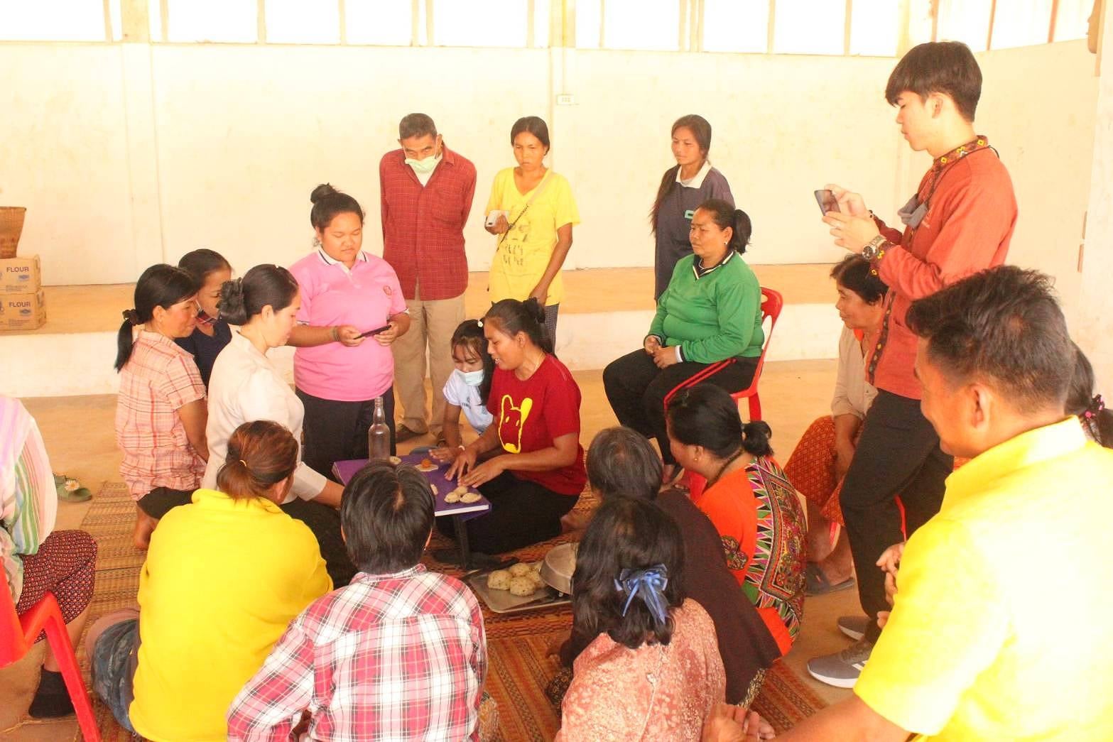 พช.หนองคาย​ ดำเนินโครงการการจัดทำสารสนเทศตำบลต้นแบบเพื่อการพัฒนาคุณภาพชีวิต ดำเนินการในระดับจังหวัด ประจำปี พ.ศ. 2564 กิจกรรมพัฒนาคุณภาพชีวิต​ สนับสนุนพัฒนาอาชีพ​ แปรรูปอาหาร​ ณ ตำบลนาดี อำเภอเฝ้าไร่ จังหวัดหนองคาย