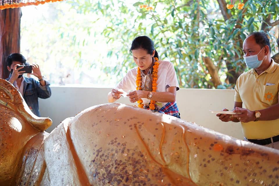 โครงการผู้ว่าพาสำรวจเส้นทาง “ตามรอยพญานาคา บูชาสิ่งศักสิทธิ์@หนองคาย” จุดที่ 5 สักการะพระวัดไทย ถ้ำพญานาค อำเภอโพนพิสัย จุดที่ 6 ไหว้รอยพระพุทธบาท วัดพระพุทธบาทนาหงส์ เป็นสิ่งศักดิ์สิทธิ์คู่บ้านคู่เมือง ของชาวตำบลพระบาทนาสิงห์ อำเภอรัตนวาปี จุดที่ 7 เยี่ยมชมกลุ่มทอผ้าพระบาทนาหงส์ จุดที่ 8 สักการะรูปปั้นพญานาค”พญาสุขหัตถีนาค” “พญานาโคศรีมงคล” “พญาสุขราชานาค” ณ วัดราชโพนแพง อ.รัตนวาปี  จุดที่ 9 รับประทานอาหารเย็น ที่ร้านโขงวิว อำเภอโพนพิสัย