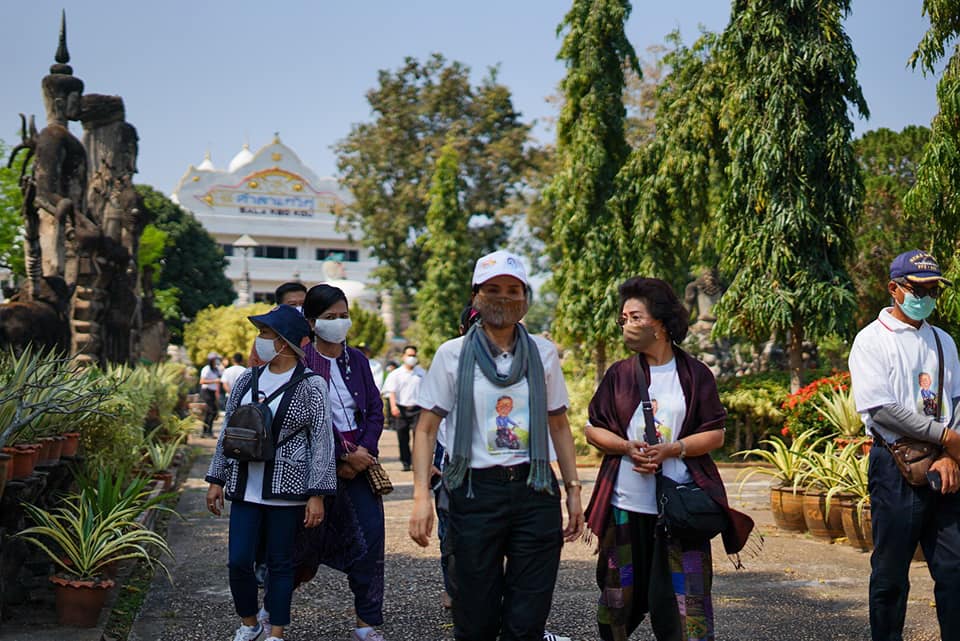 โครงการผู้ว่าพาสำรวจเส้นทาง “ตามรอยพญานาคา บูชาสิ่งศักสิทธิ์@หนองคาย” จุดที่ 2 ศาลาแก้วกู่ อำเภอเมืองหนองคาย หรือ วัดแขก อุทยาน 42 ไร่ ของสำนักปฏิบัติธรรมแก้วกู่ ที่ประดิษฐานรูปปั้นคอนกรีตเสริมเหล็กขนาดใหญ่กว่า 200 องค์