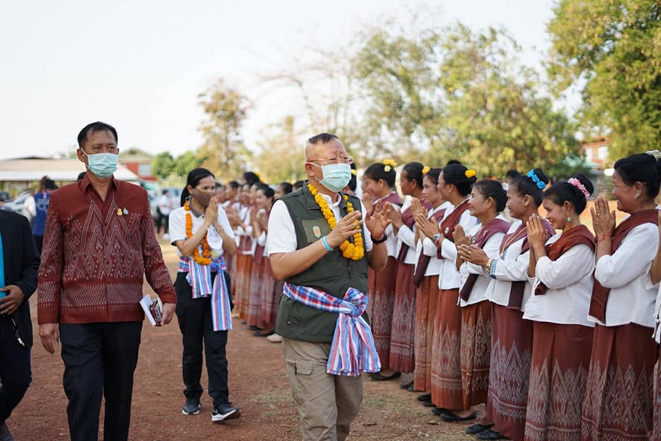 โครงการผู้ว่าพาสำรวจเส้นทาง “ตามรอยพญานาคา บูชาสิ่งศักสิทธิ์@หนองคาย” จุดที่ 5 สักการะพระวัดไทย ถ้ำพญานาค อำเภอโพนพิสัย จุดที่ 6 ไหว้รอยพระพุทธบาท วัดพระพุทธบาทนาหงส์ เป็นสิ่งศักดิ์สิทธิ์คู่บ้านคู่เมือง ของชาวตำบลพระบาทนาสิงห์ อำเภอรัตนวาปี จุดที่ 7 เยี่ยมชมกลุ่มทอผ้าพระบาทนาหงส์ จุดที่ 8 สักการะรูปปั้นพญานาค”พญาสุขหัตถีนาค” “พญานาโคศรีมงคล” “พญาสุขราชานาค” ณ วัดราชโพนแพง อ.รัตนวาปี  จุดที่ 9 รับประทานอาหารเย็น ที่ร้านโขงวิว อำเภอโพนพิสัย
