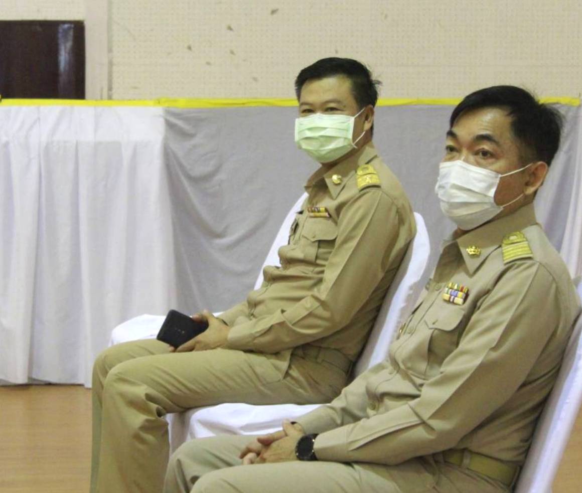 พช.หนองคาย ร่วมพิธีเชิญผ้าห่มกันหนาวพระราชทานแก่ราษฎรที่ประสบภัยหนาวในพื้นที่จังหวัดหนองคาย