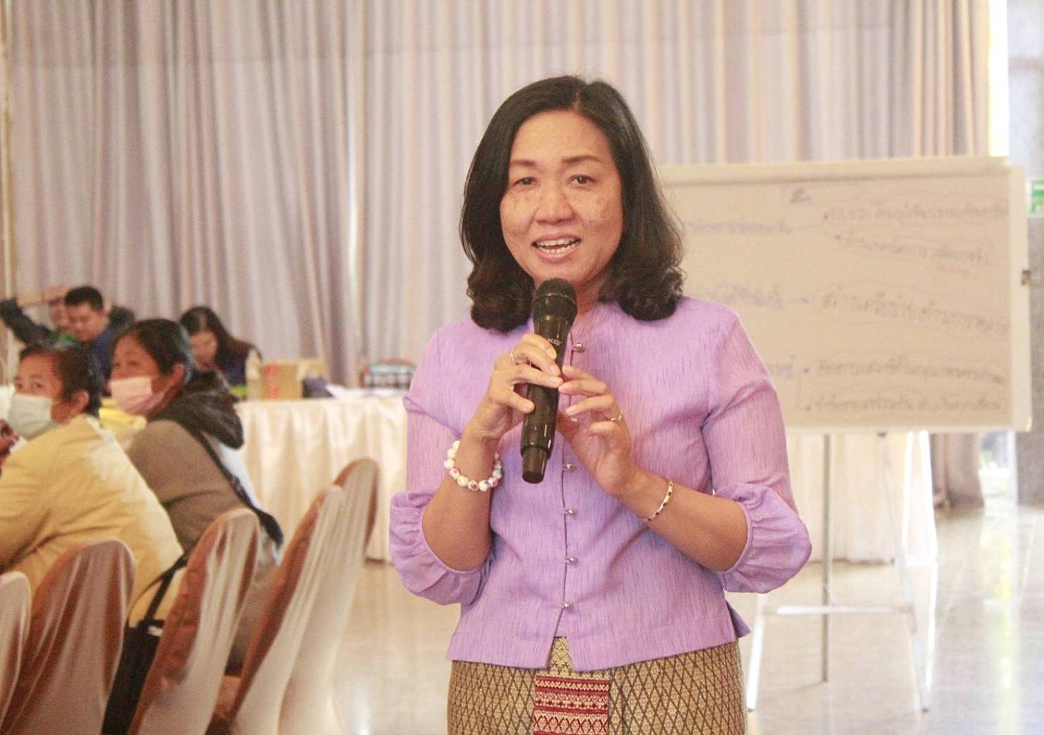 พช.หนองคาย ดำเนินโครงการพัฒนาทักษะอาชีพแก่กลุ่มอาชีพสมาชิกกองทุนพัฒนาบทบาทสตรี