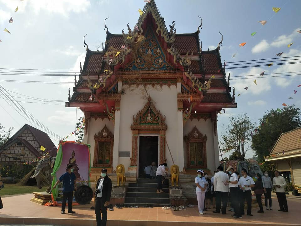 โครงการผู้ว่าพาสำรวจเส้นทาง “ตามรอยพญานาคา บูชาสิ่งศักสิทธิ์@หนองคาย” จุดที่ 3 ไหว้หลวงพ่อทันใจวัดอุทุมพร ตำบลบ้านเดื่อ อำเภอเมืองหนองคาย  ร่วมทำกิจกรรมเสื้อมัดย้อมสีธรรมชาติจากมะเดื่อ  ทำสบู่สมุนไพร พับนกใบตาลถวายพระไชยเชษฐา พร้อมทั้งร่วมรับประทานอาหารกลางวันที่ร้านเชฟชุมชน