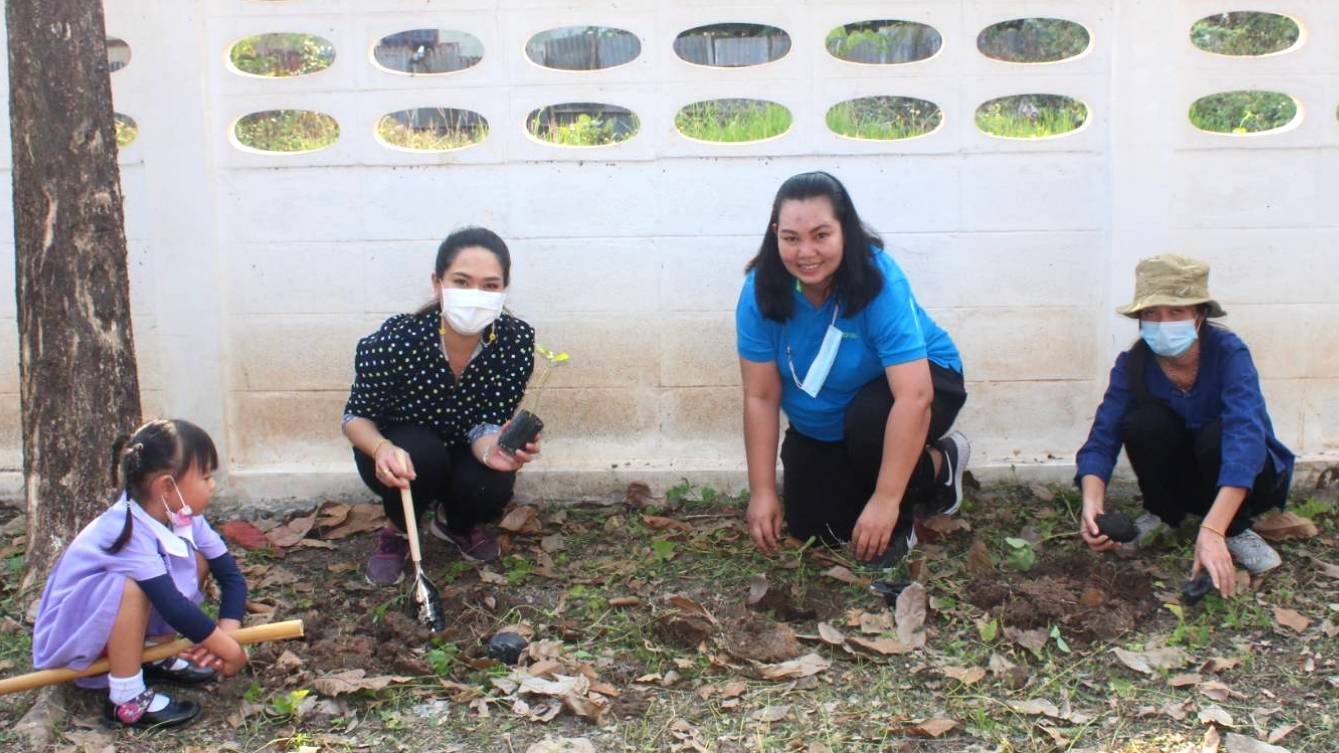 พช.หนองคาย ร่วมกิจกรรม”การน้อมนำแนวพระราชดำริของสมเด็จพระกนิษฐาธิราชเจ้า กรมสมเด็จพระเทพรัตนราชสุดาฯ สยามบรมราชกุมารี สร้างความมั่นคงทางอาหารสู่ปฏิบัติการ 90 วัน ปลูกผักสวนครัวเพื่อสร้างความมั่นคงทางอาหาร”