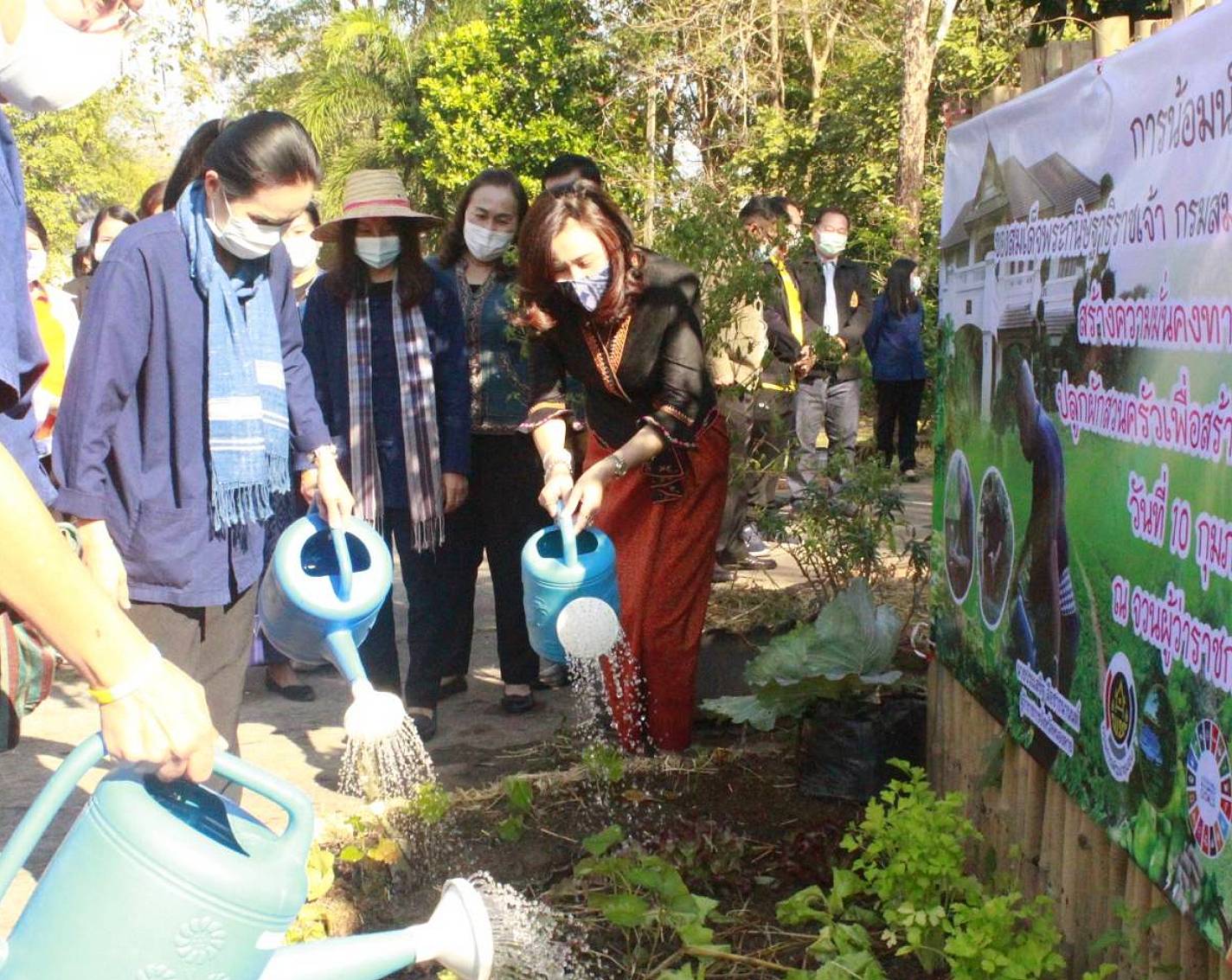 นายประเสริฐ ลือชาธนานนท์ ผู้ว่าราชการจังหวัดหนองคาย เป็นประธานในกิจกรรม “การน้อมนำแนวพระราชดำริของสมเด็จพระกนิษฐาธิราชเจ้ากรมสมเด็จพระเทพรัตนราชสุดาฯ สยามบรมราชกุมารี สร้างความมั่นคงทางอาหาร สู่ปฏิบัติการ 90 วัน ปลูกผักสวนครัว เพื่อสร้างความมั่นคงทางอาหาร รอบ 2