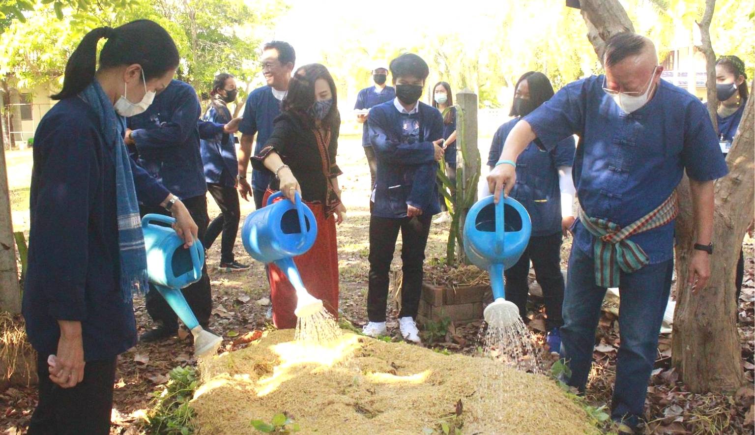 นายประเสริฐ ลือชาธนานนท์ ผู้ว่าราชการจังหวัดหนองคาย เป็นประธานในกิจกรรม “การน้อมนำแนวพระราชดำริของสมเด็จพระกนิษฐาธิราชเจ้ากรมสมเด็จพระเทพรัตนราชสุดาฯ สยามบรมราชกุมารี สร้างความมั่นคงทางอาหาร สู่ปฏิบัติการ 90 วัน ปลูกผักสวนครัว เพื่อสร้างความมั่นคงทางอาหาร รอบ 2