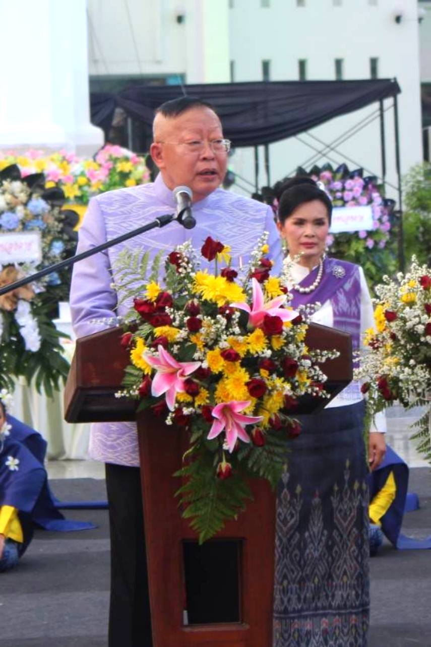 พช.หนองคาย จัดงาน แสดงและจำหน่ายผลิตภัณฑ์ OTOP จังหวัดหนองคาย ในงานฉลองอนุสาวรีย์ปราบฮ่อ ใต้ร่มพระบารมี 194 ปี เมืองหนองคาย และงานกาชาด จังหวัดหนองคาย พ.ศ. 2564