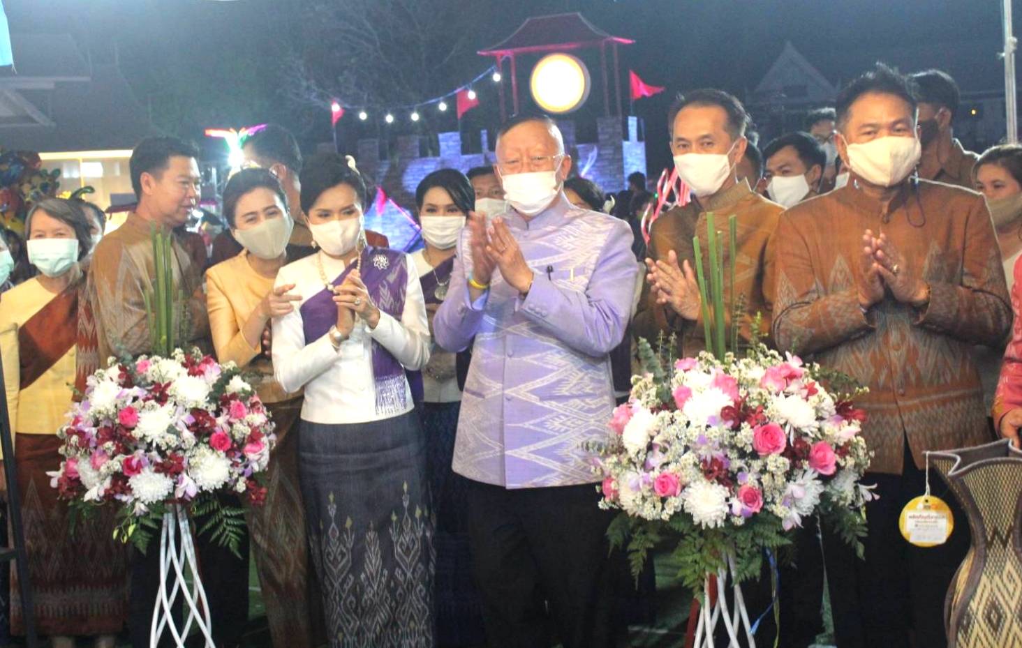 พช.หนองคาย จัดงาน แสดงและจำหน่ายผลิตภัณฑ์ OTOP จังหวัดหนองคาย ในงานฉลองอนุสาวรีย์ปราบฮ่อ ใต้ร่มพระบารมี 194 ปี เมืองหนองคาย และงานกาชาด จังหวัดหนองคาย พ.ศ. 2564